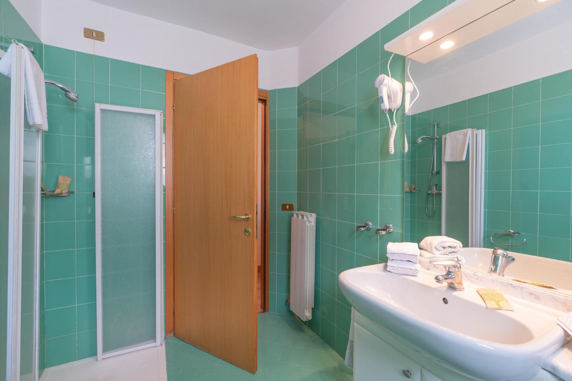 Superior Double or Twin Room with Terrace - Photo 2