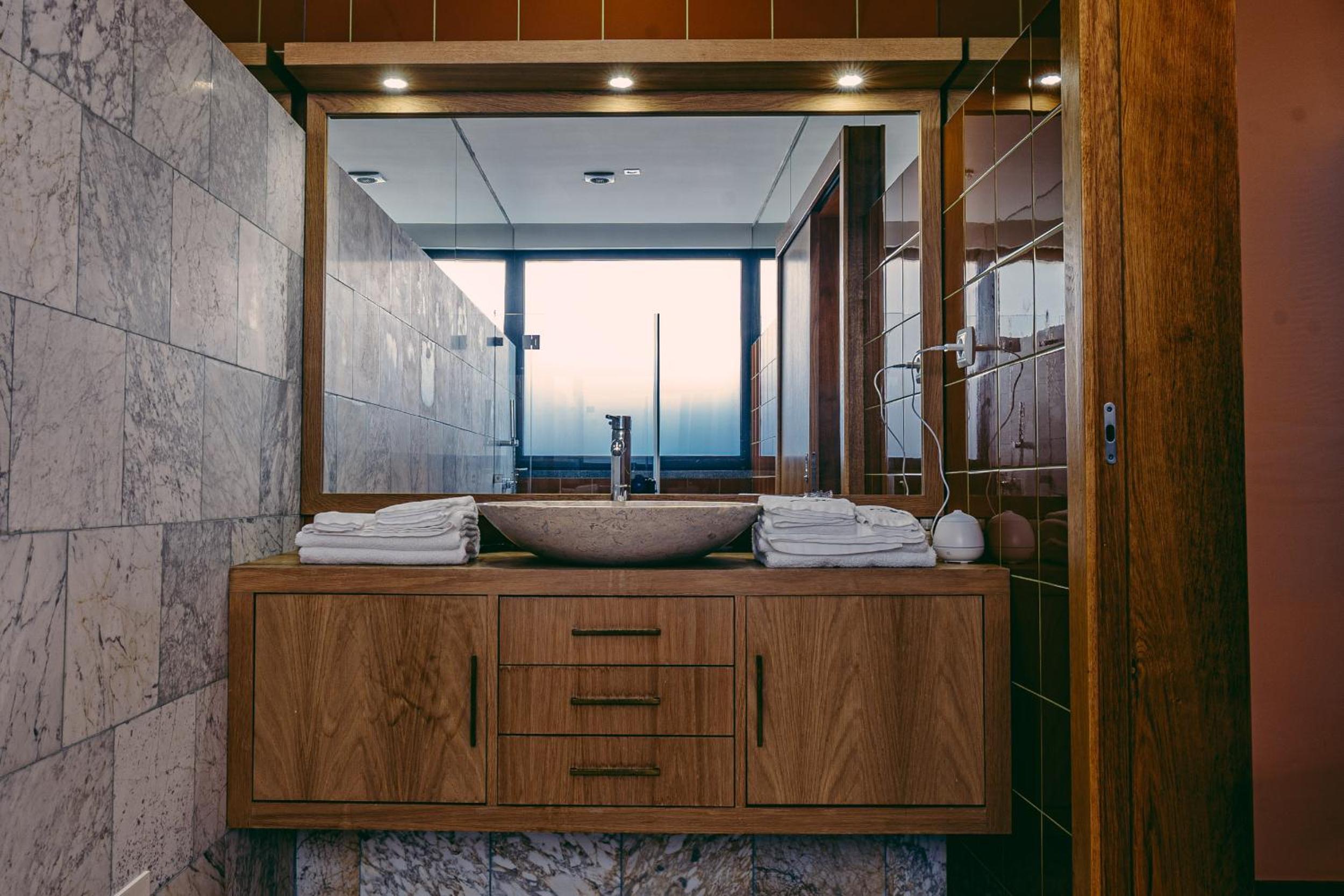 Double Room with Private Bathroom - Photo 2