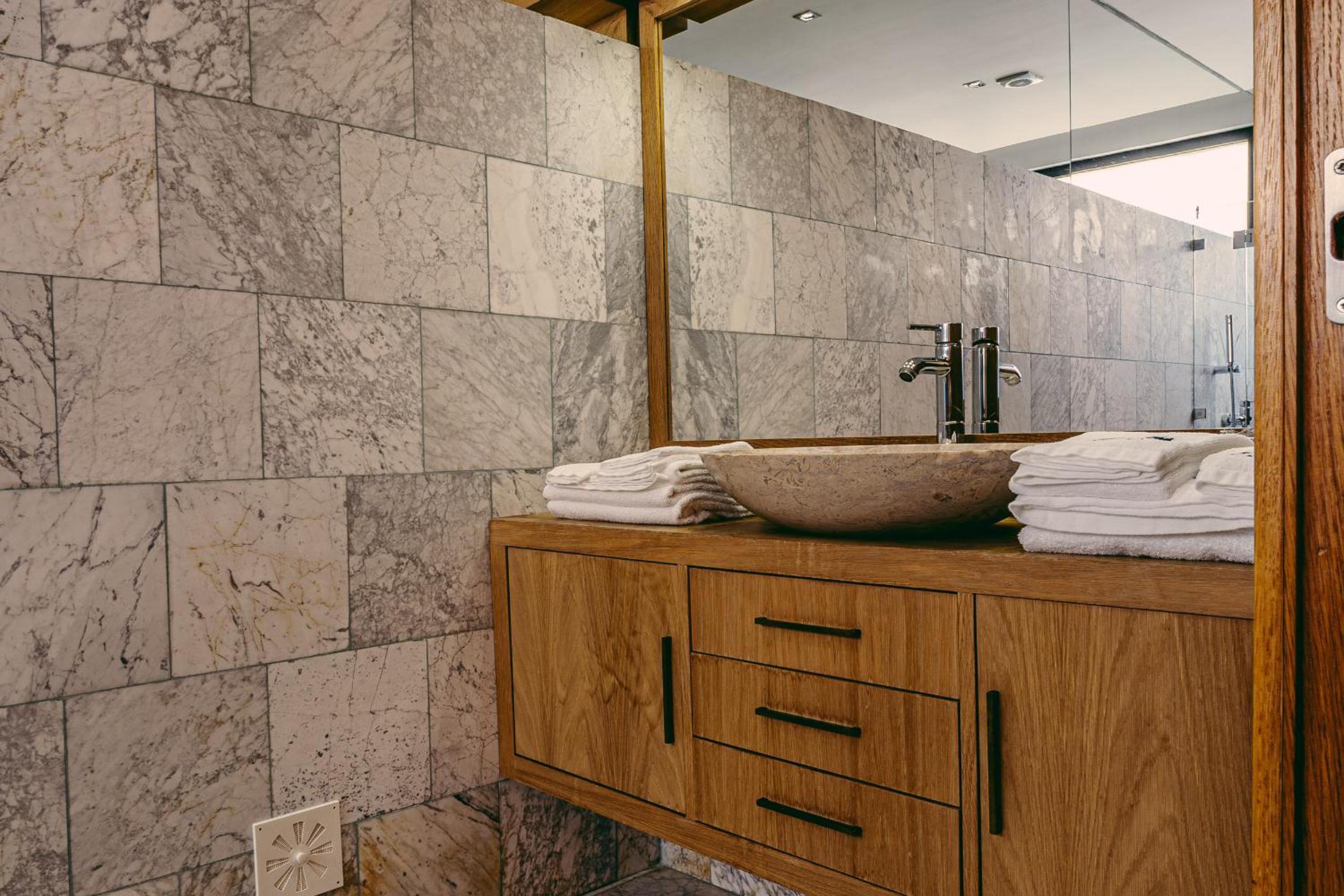Double Room with Private Bathroom - Photo 3