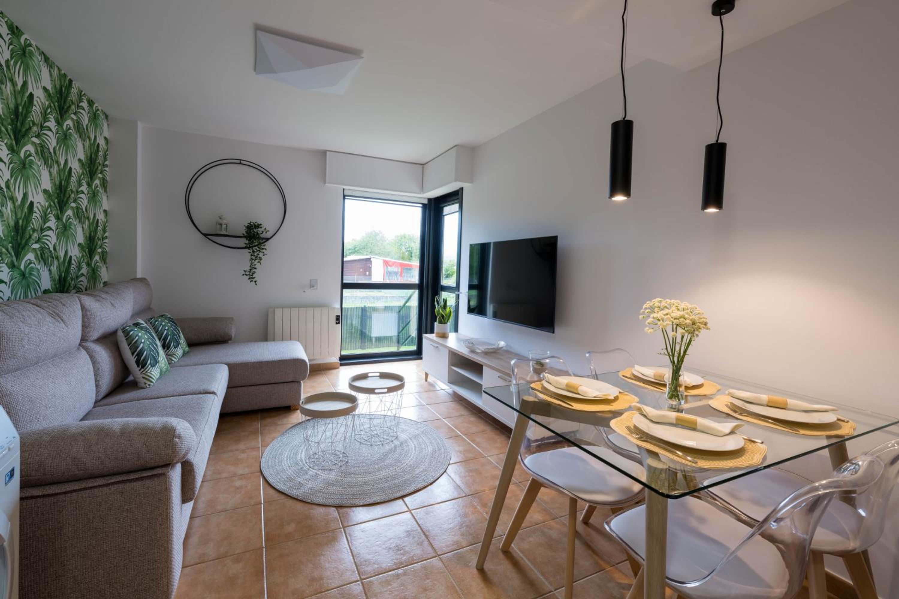 Two-Bedroom Apartment with Jacuzzi, Terrace and Sea View, photo 6