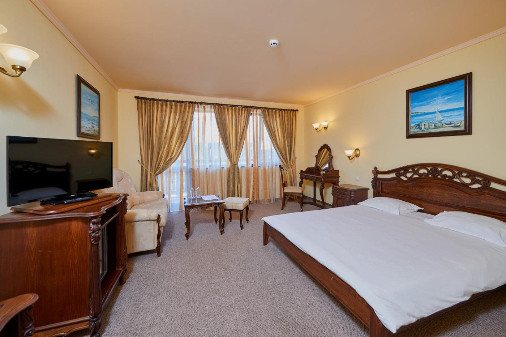 Suite with Balcony and Old Town View - Free Relax Zone Access