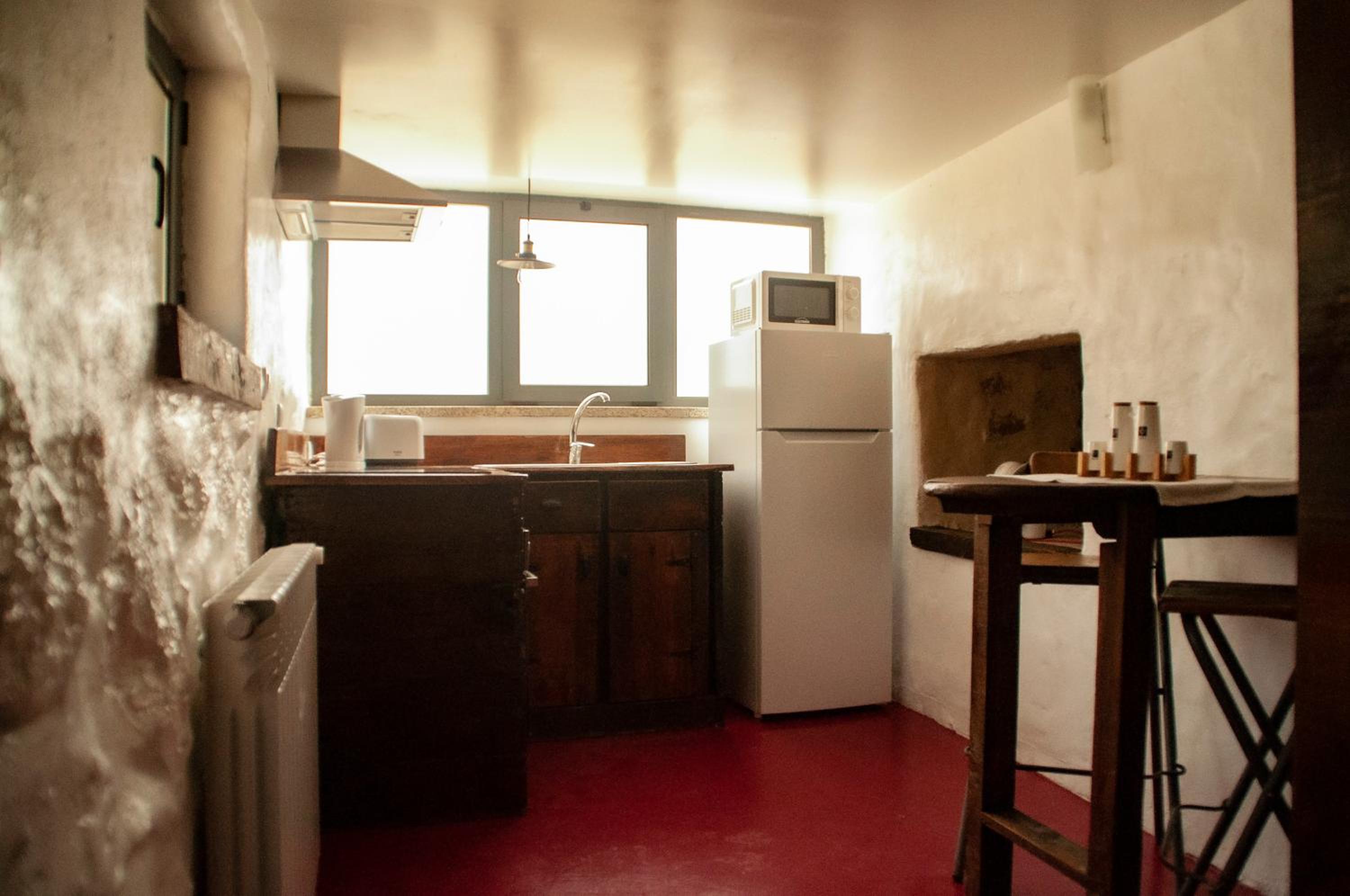One-Bedroom House - Photo 8