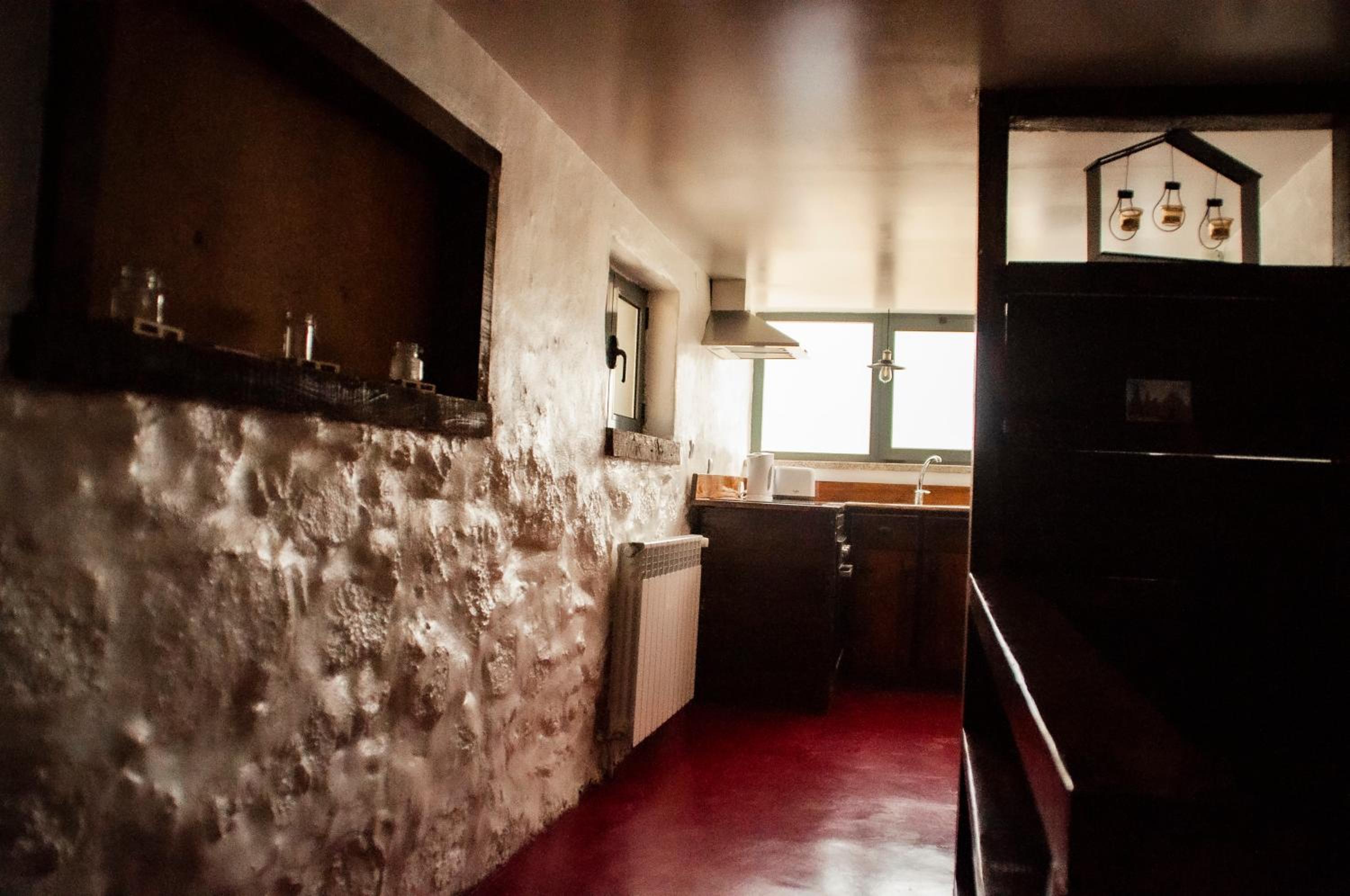 One-Bedroom House - Photo 7