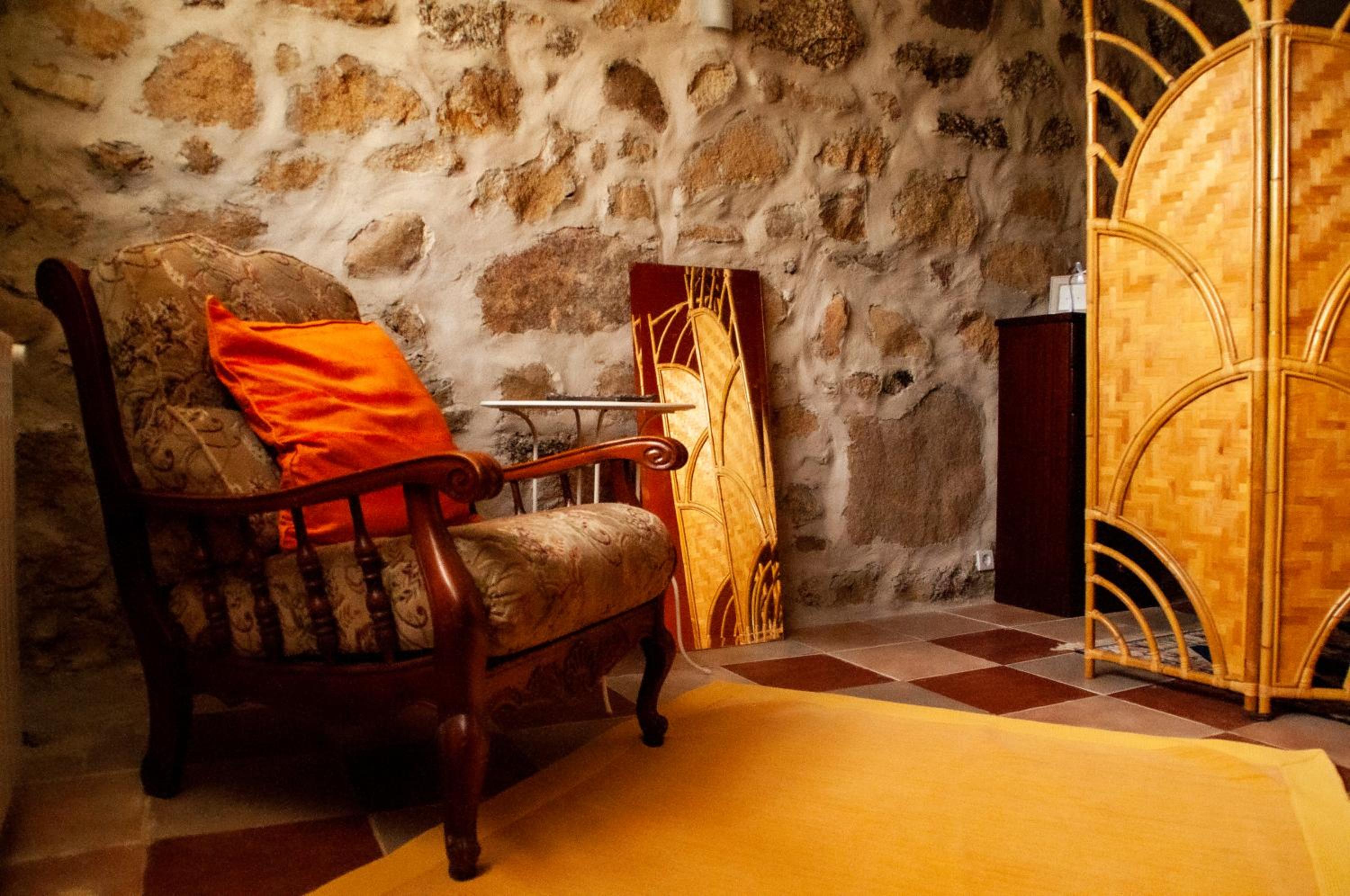 One-Bedroom House - Photo 14