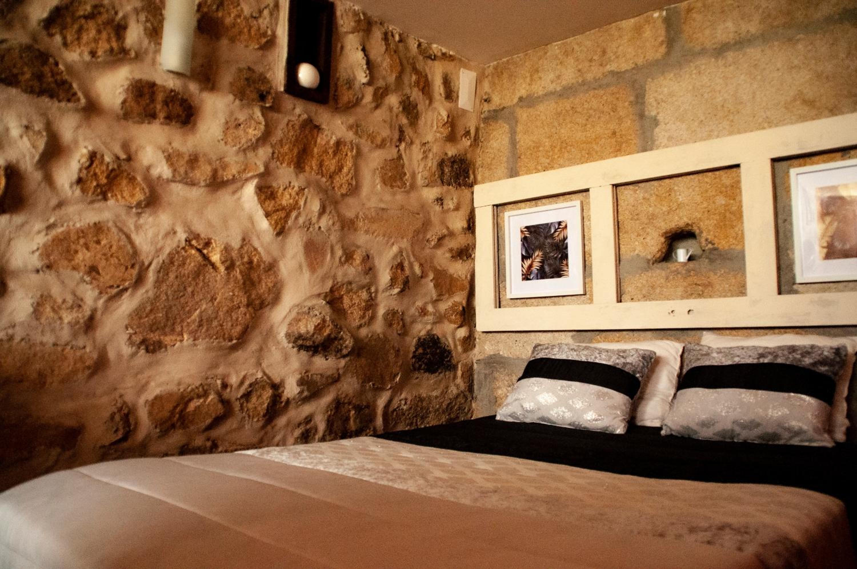 One-Bedroom House - Photo 13