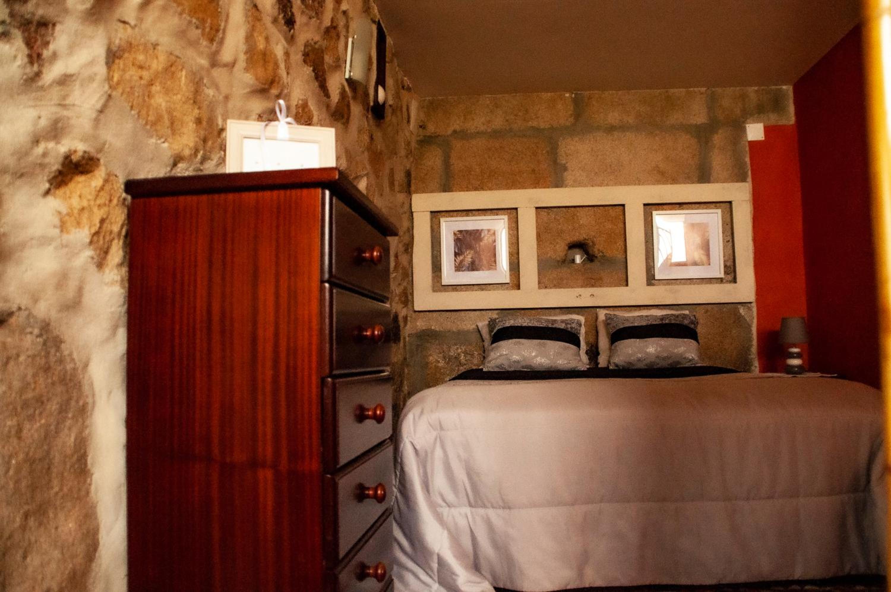 One-Bedroom House - Photo 12