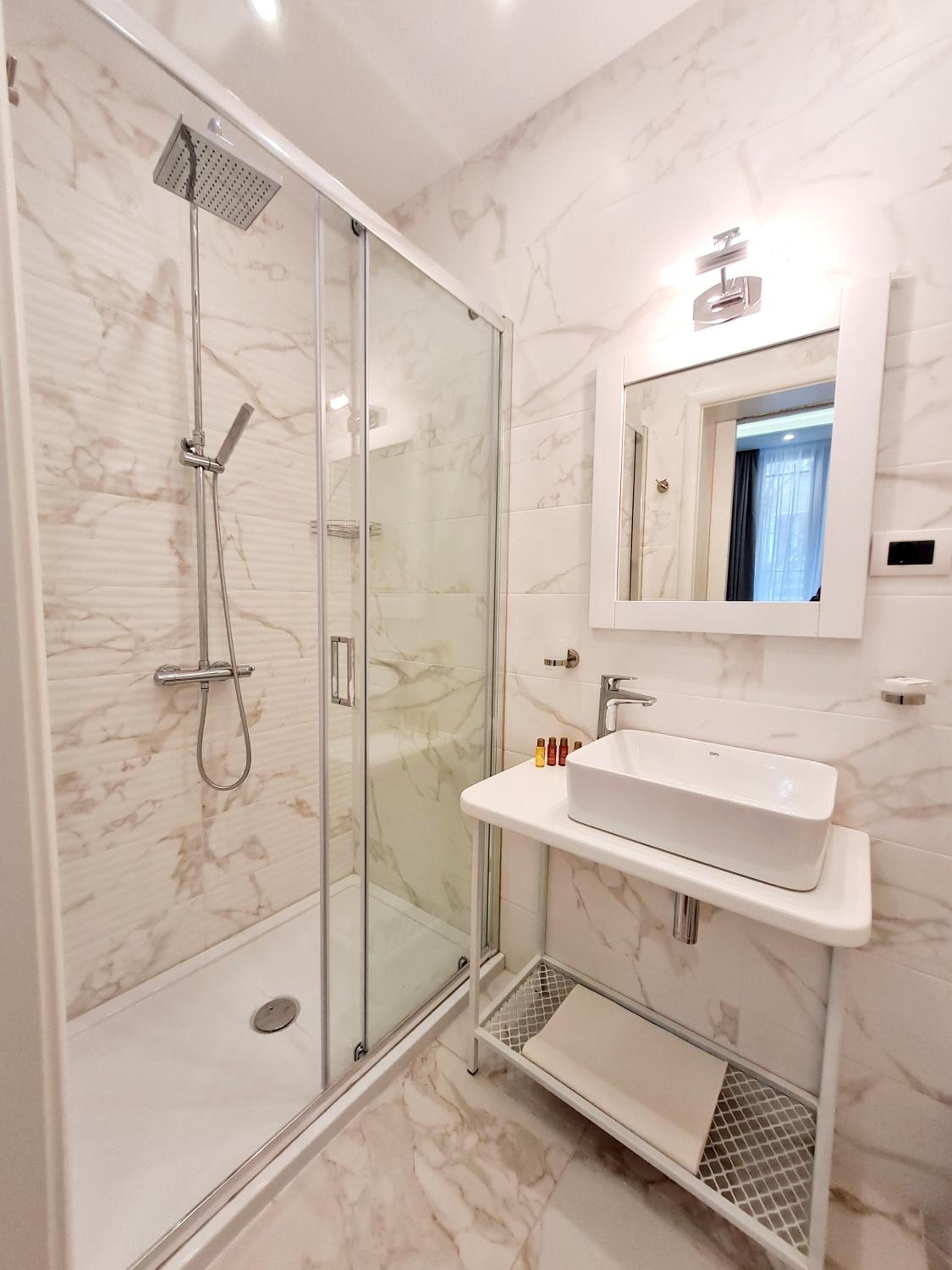 Deluxe Double Room - Photo 1