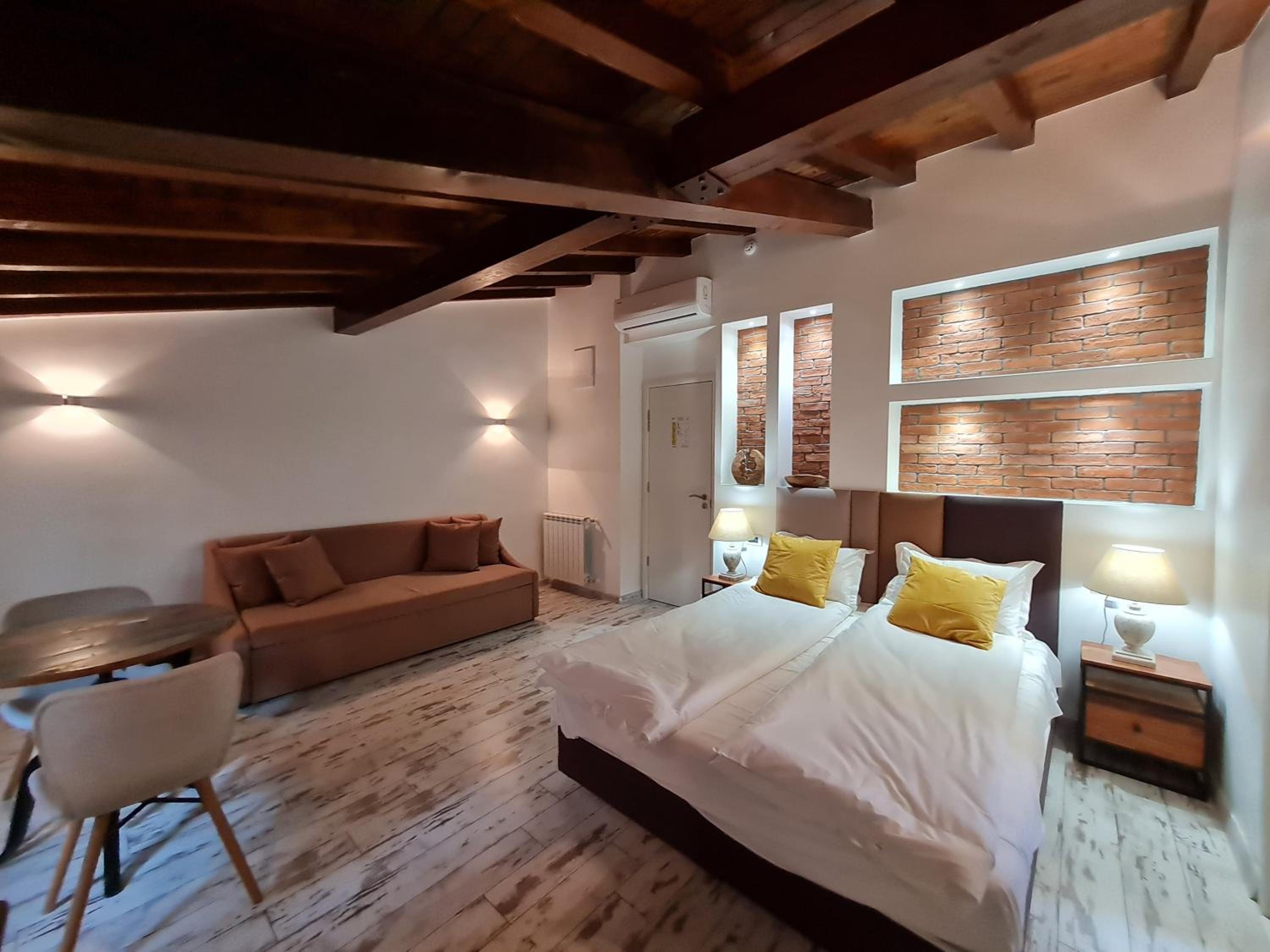 Deluxe Double Room - Photo 2