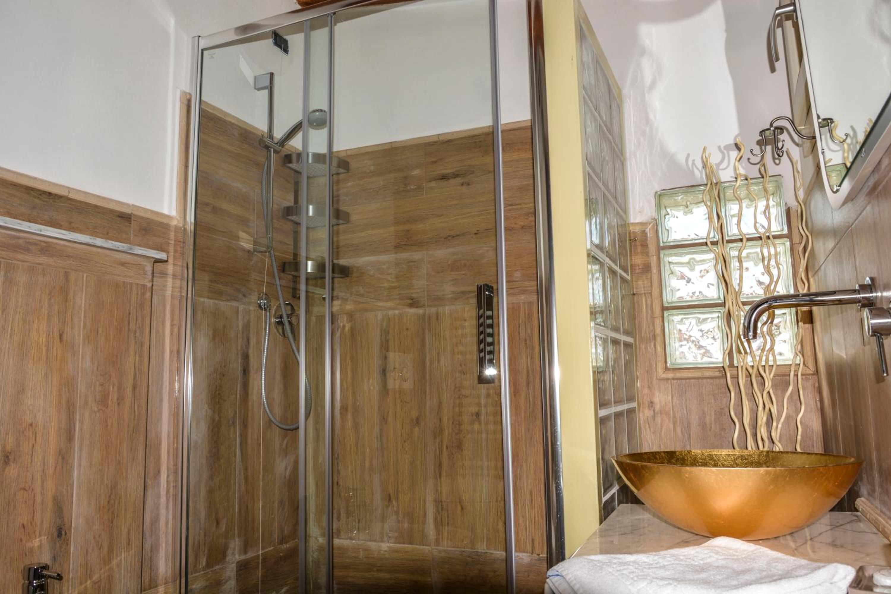 Double Room - Photo 19