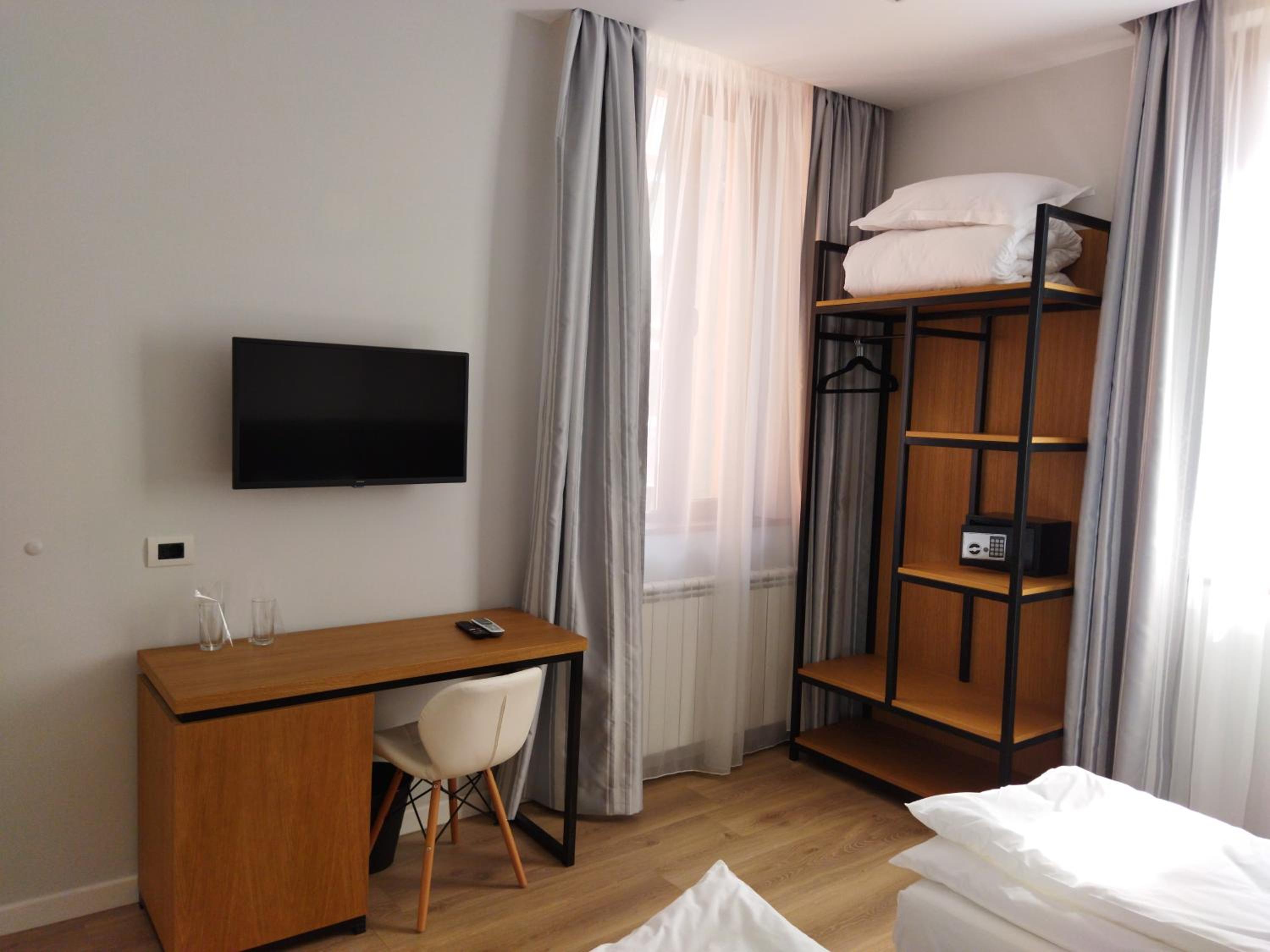 Double or Twin Room - Photo 2
