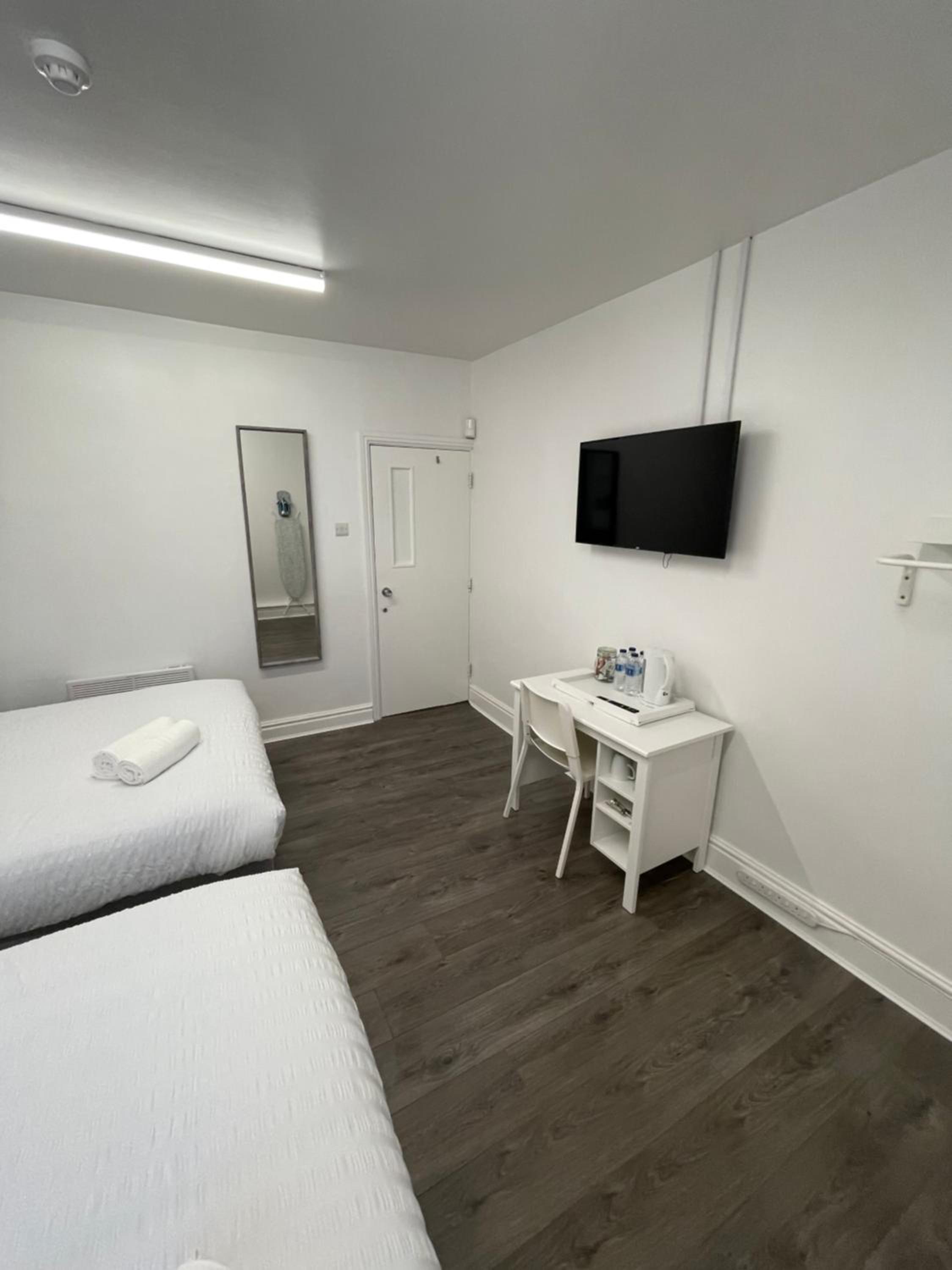 Quadruple Room - Photo 2