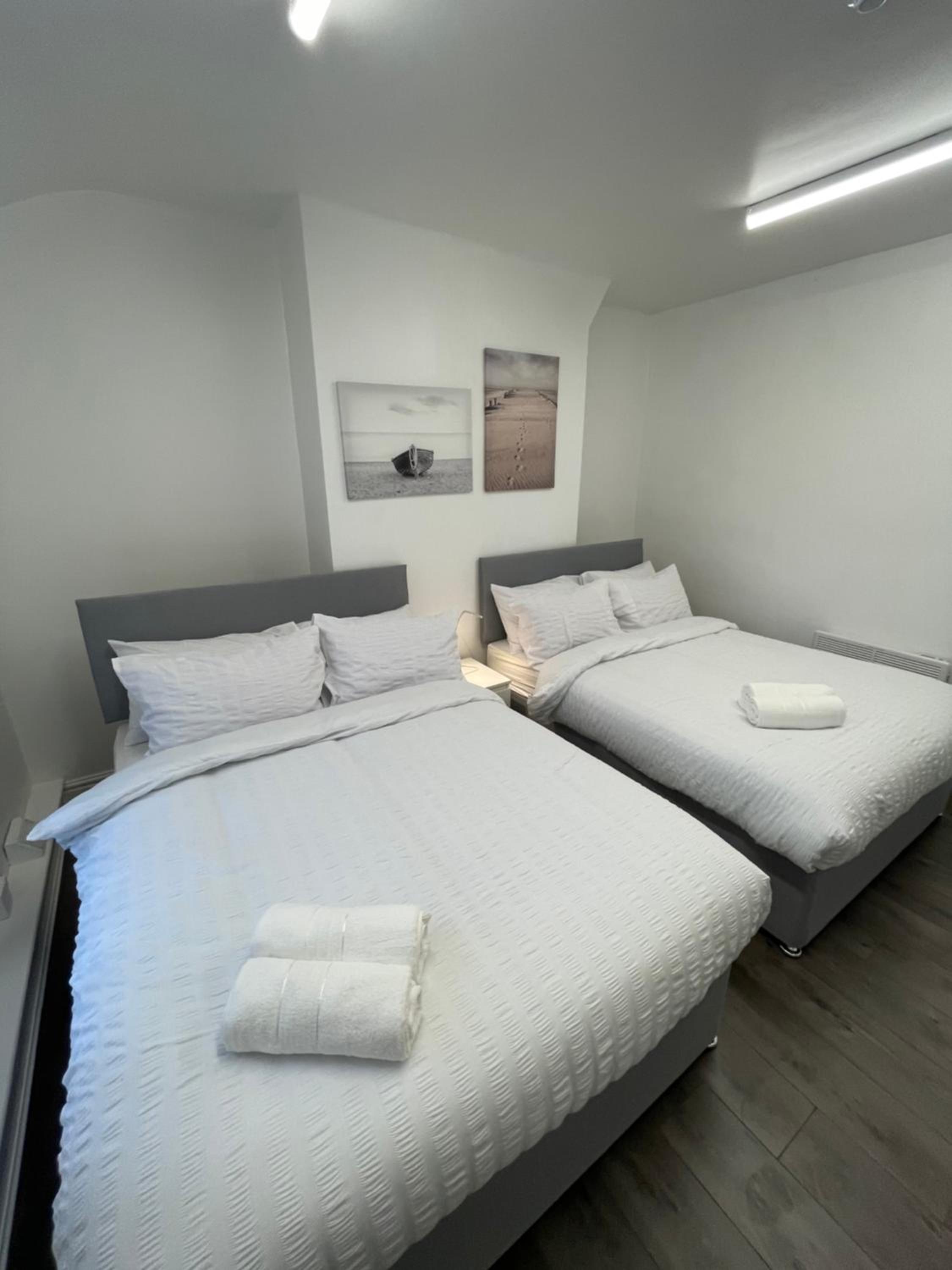 Quadruple Room - Photo 5