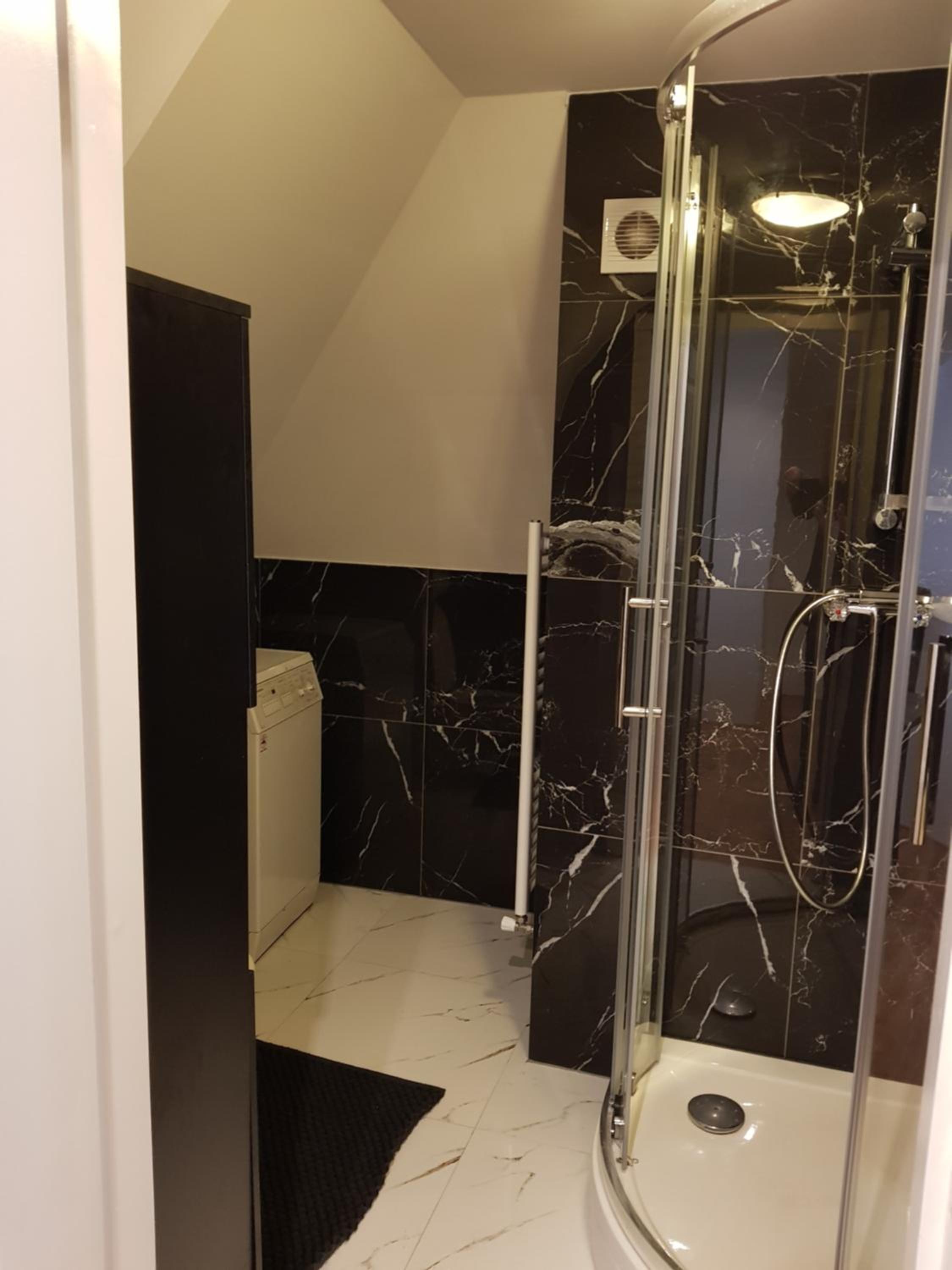 Deluxe King Room - Photo 5