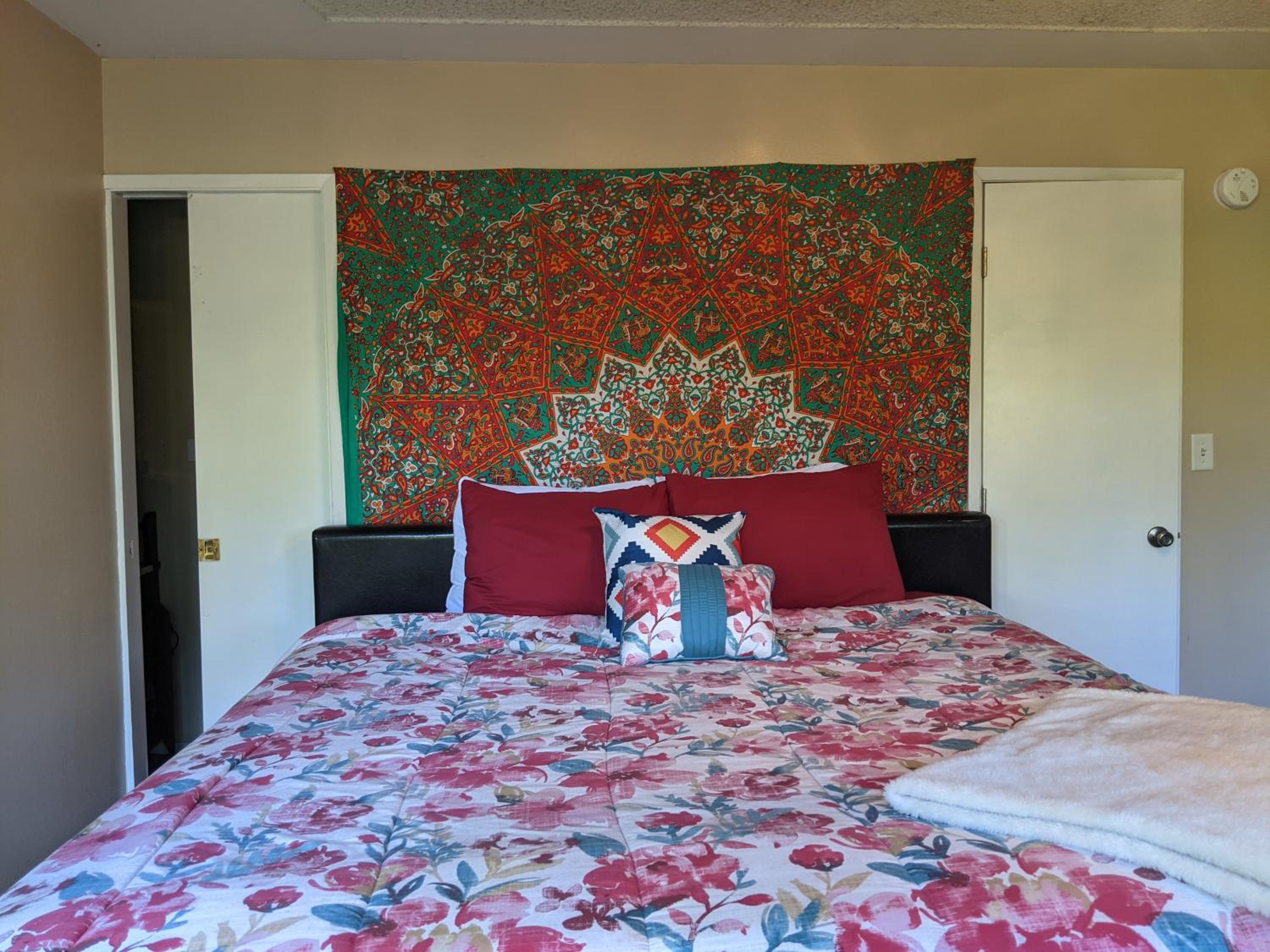 Two-Bedroom House photo 3