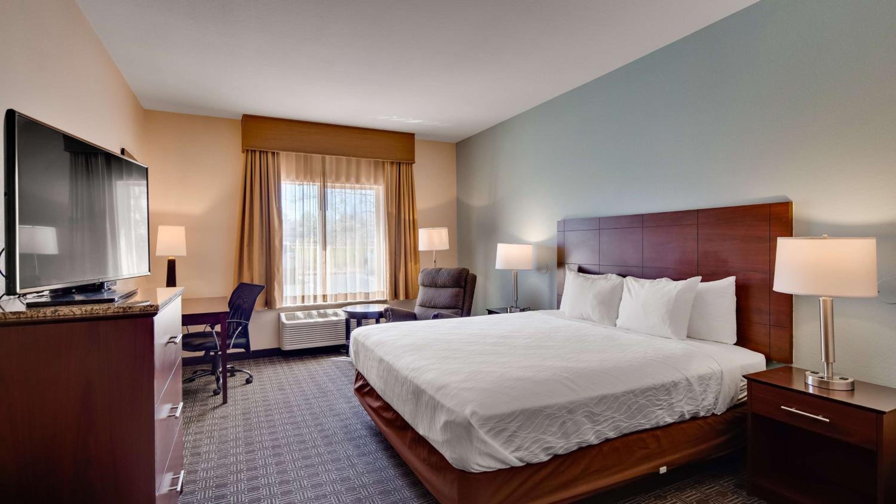 King Room - Non-Smoking photo 2