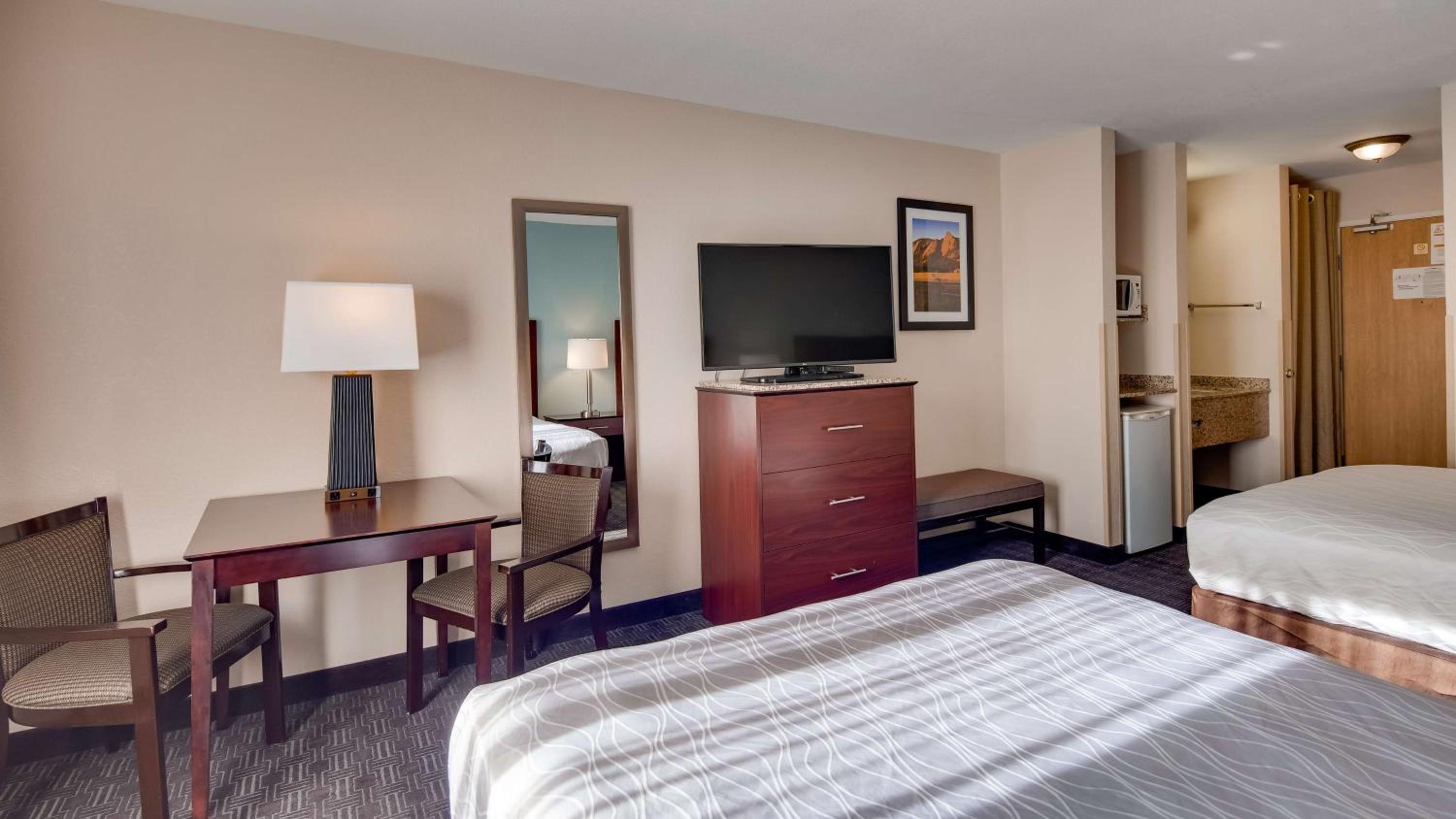 Queen Room with Two Queen Beds - Disability Access/Bath Tub photo 3