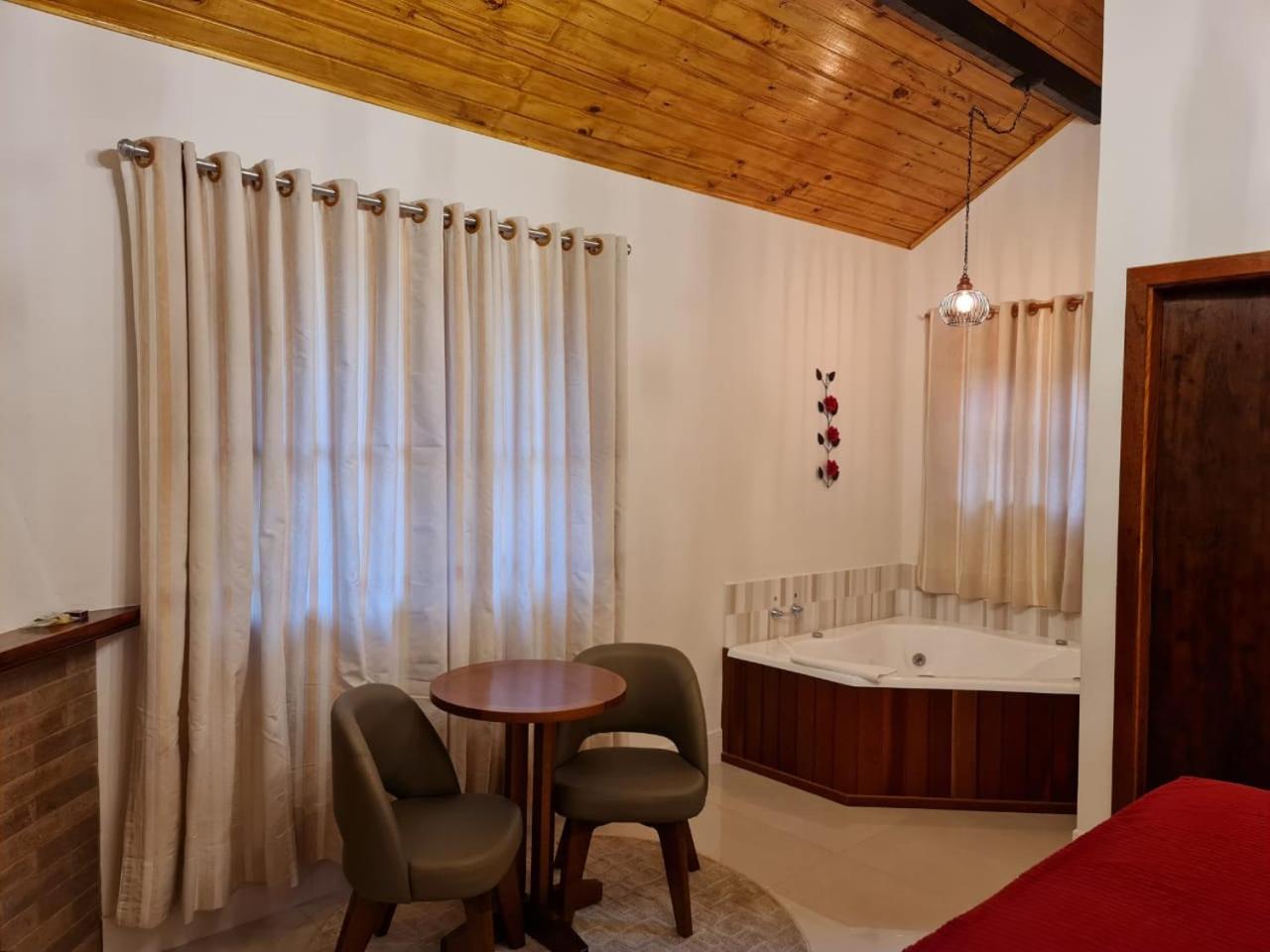 Deluxe Chalet with Spa Bath photo 2