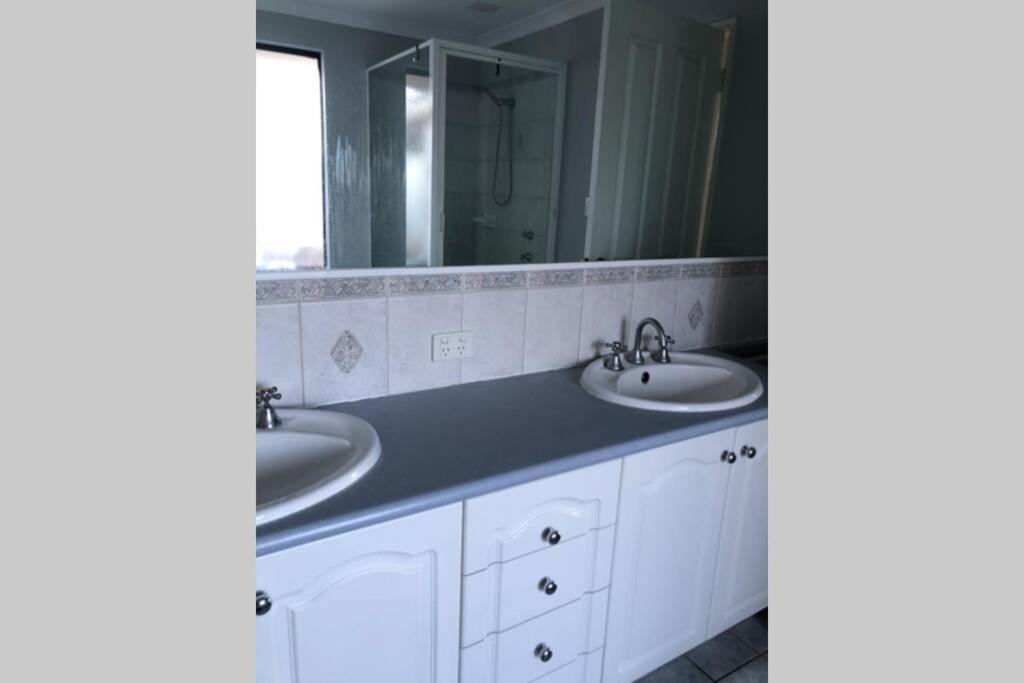 Three-Bedroom Apartment - Photo 20