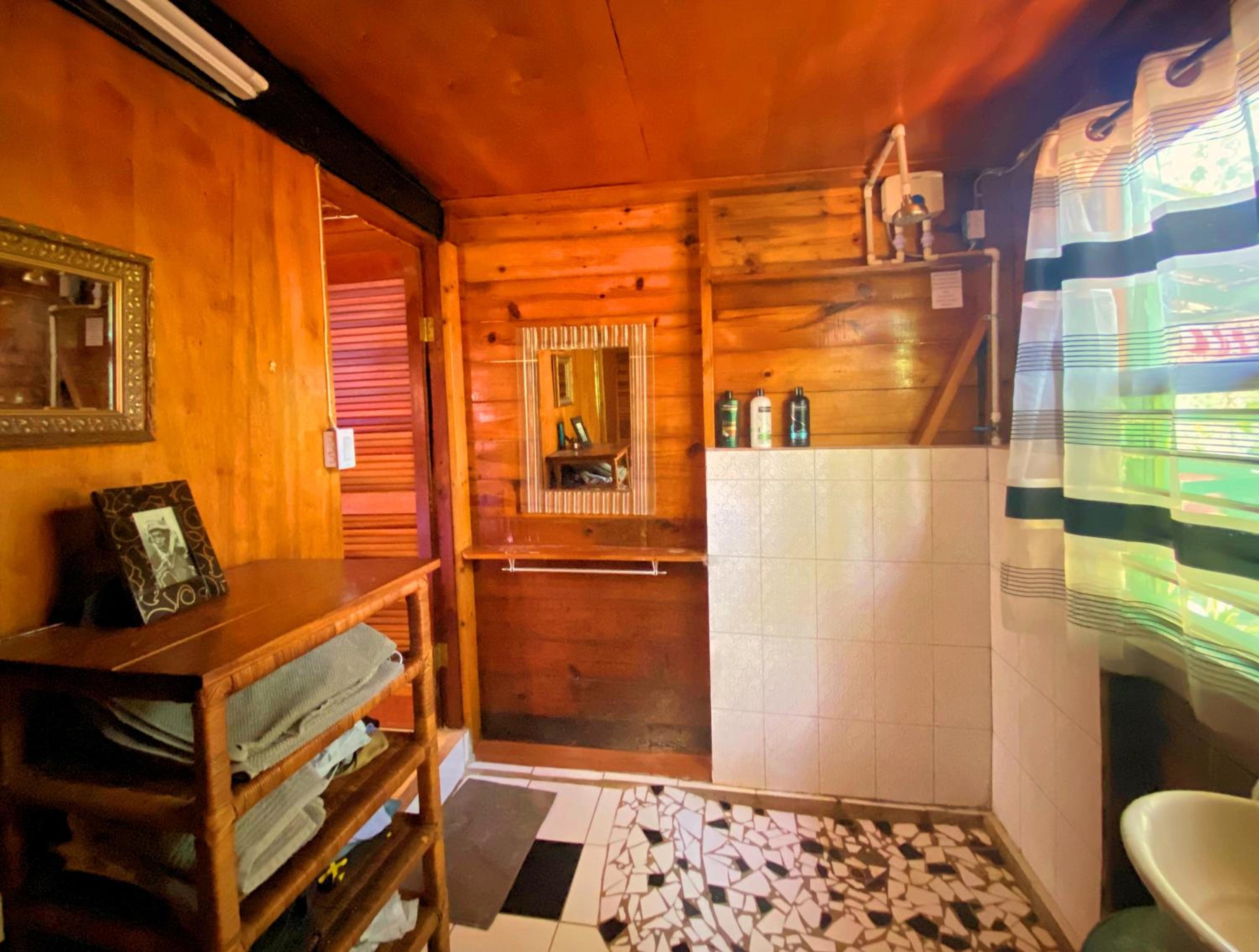 Zoe Classic Double Room with A/C photo 2
