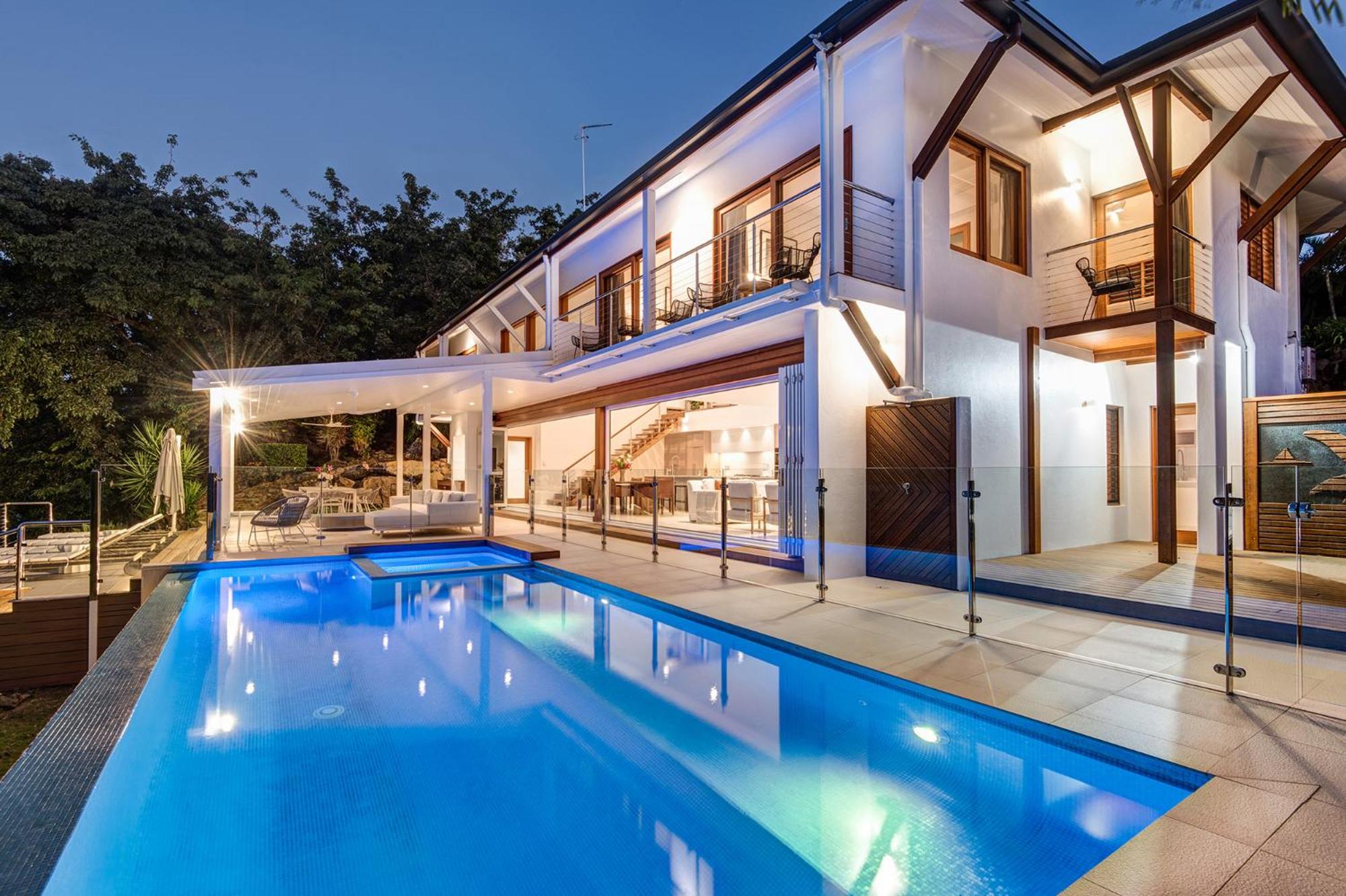 Four-Bedroom House photo 2