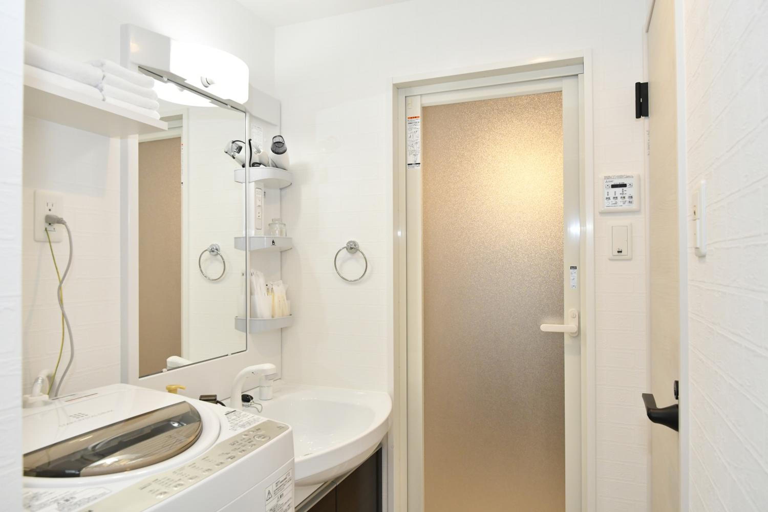Economy Twin Room - Photo 4