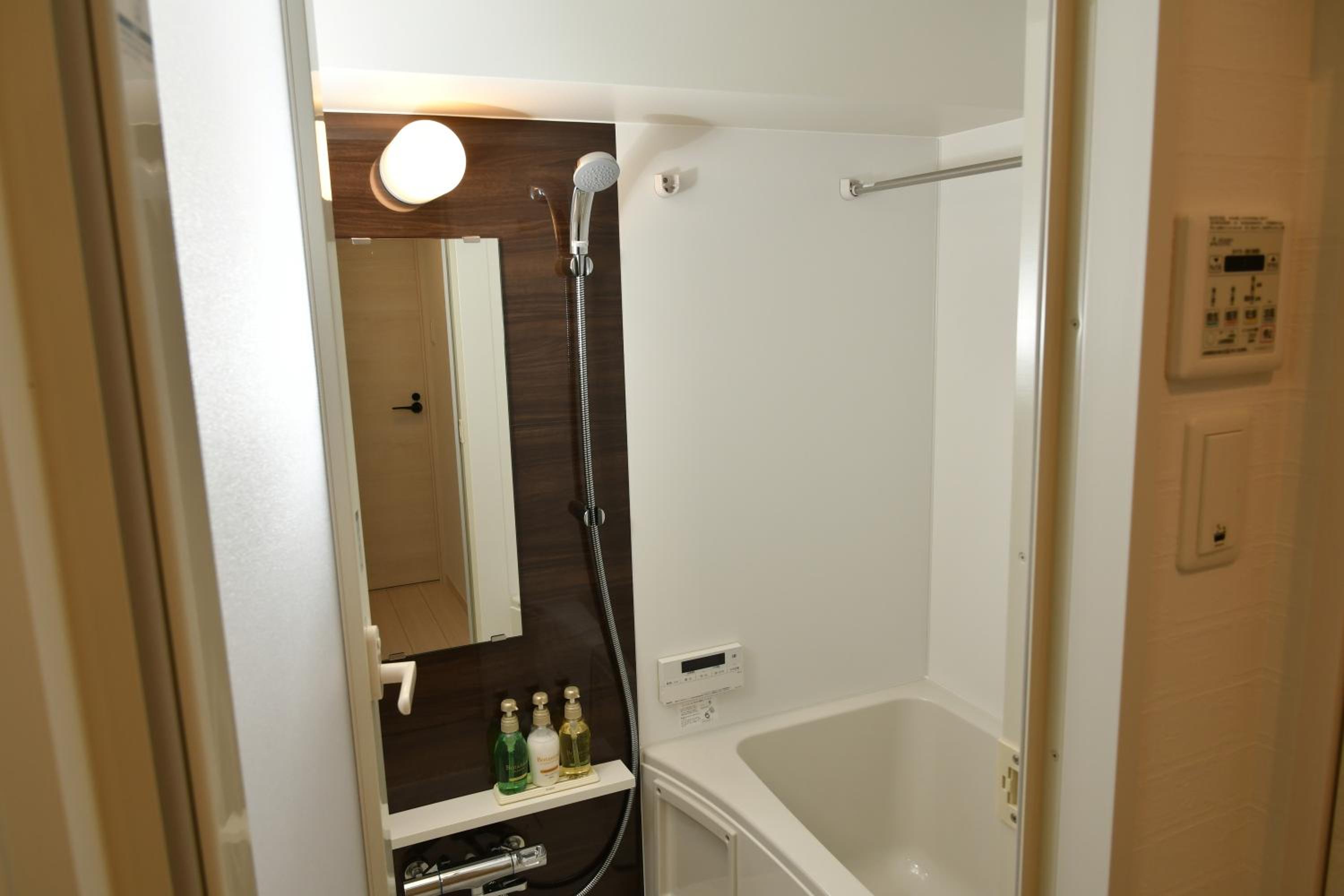 Economy Twin Room - Photo 6