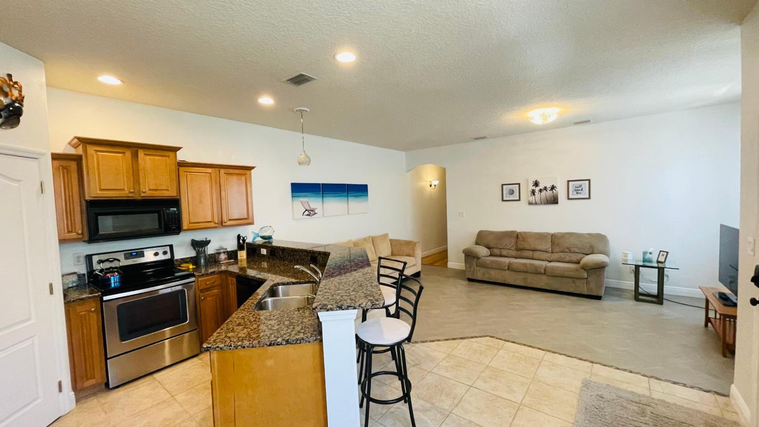 Two-Bedroom House - Photo 21