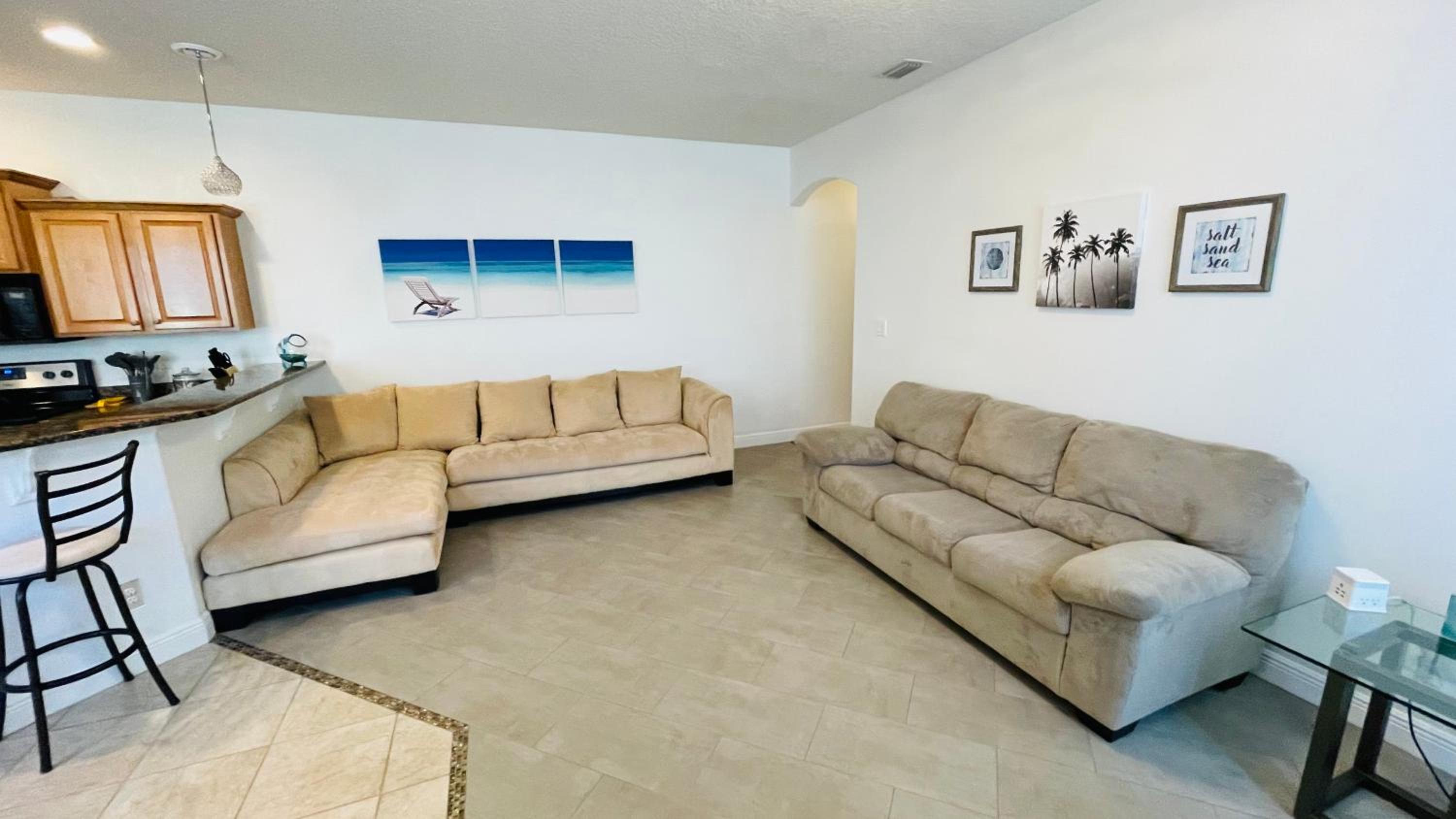 Two-Bedroom House - Photo 1