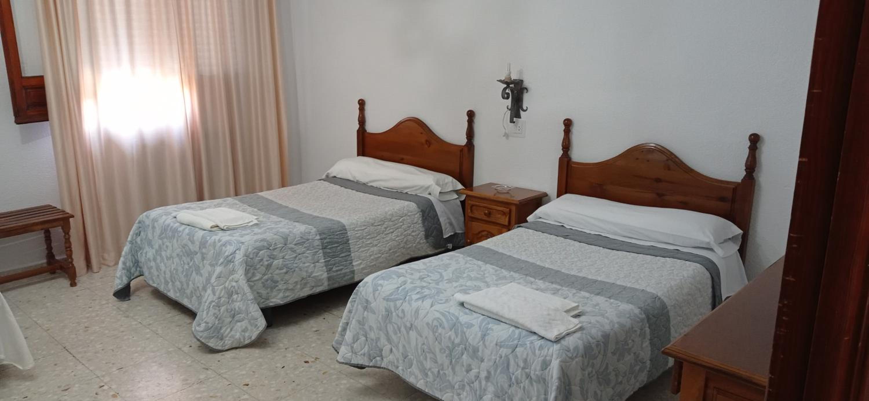 Triple Room with Bathroom - Photo 3