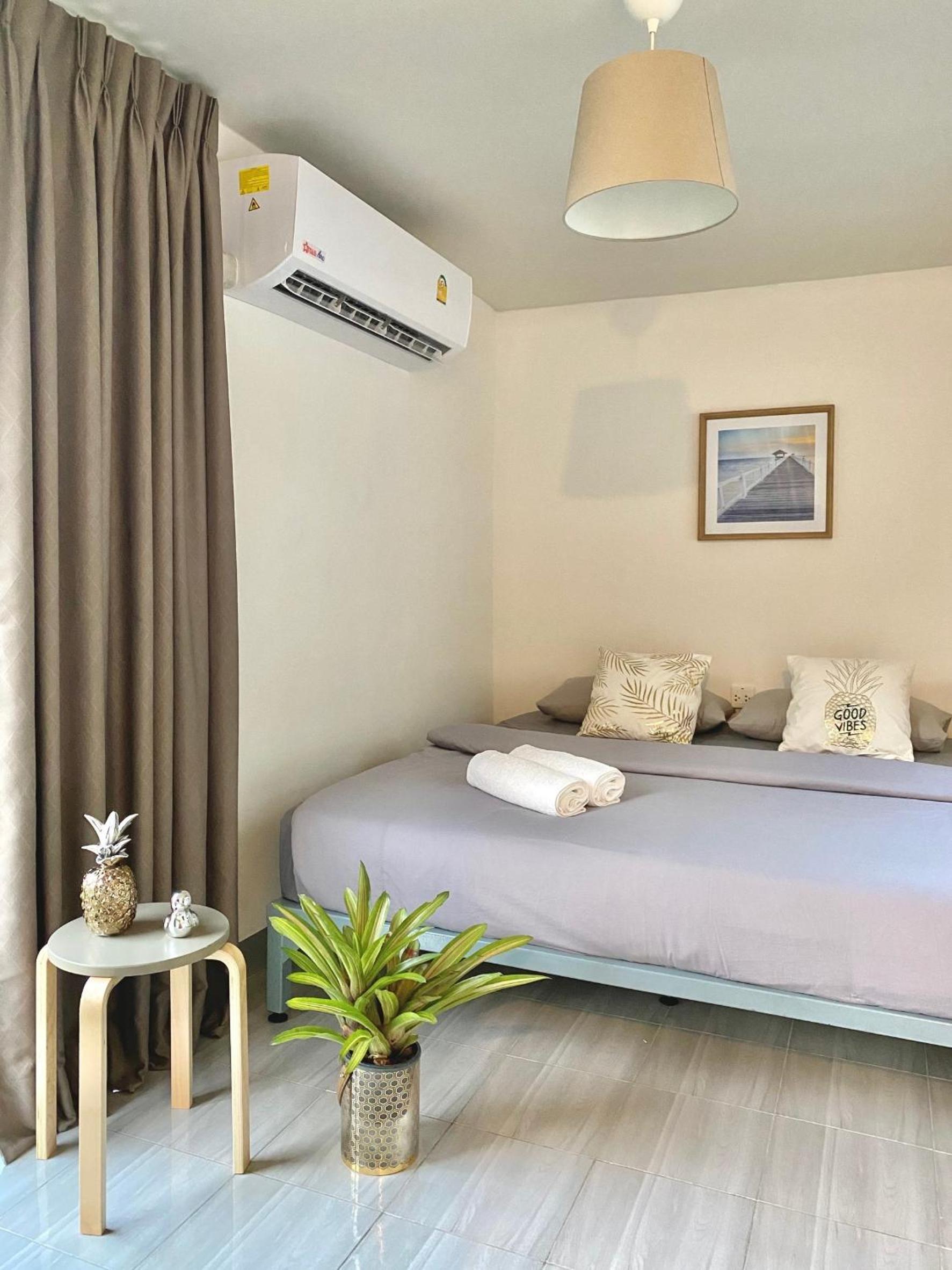 Double Room with Private Bathroom - Photo 2