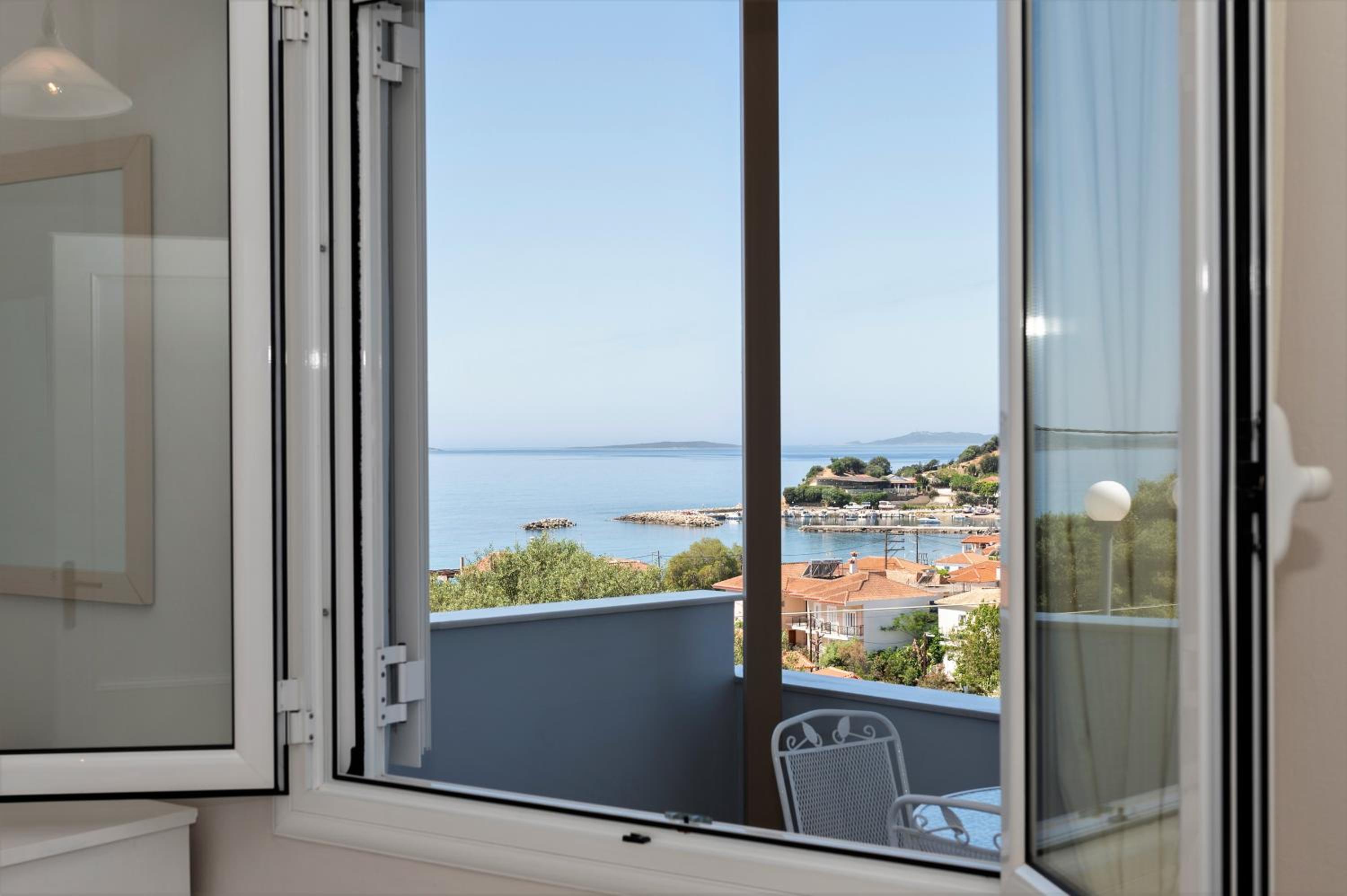 Apartment with Sea View photo 2