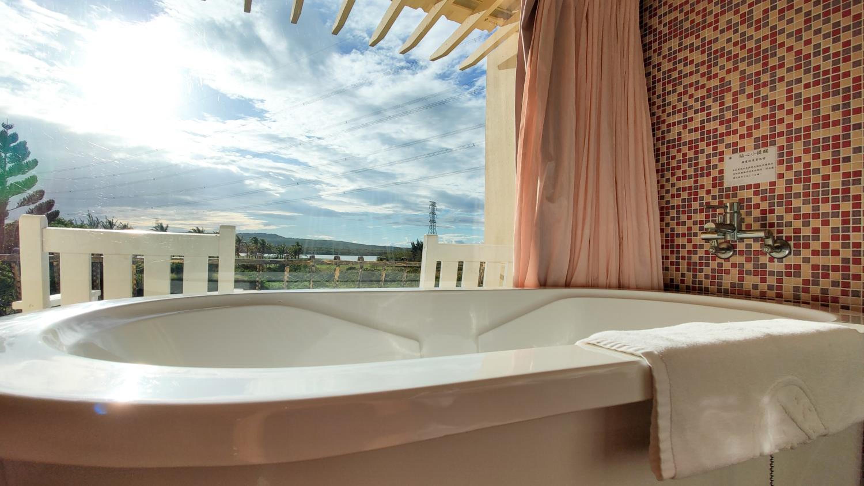 King Room with Lake View photo 2