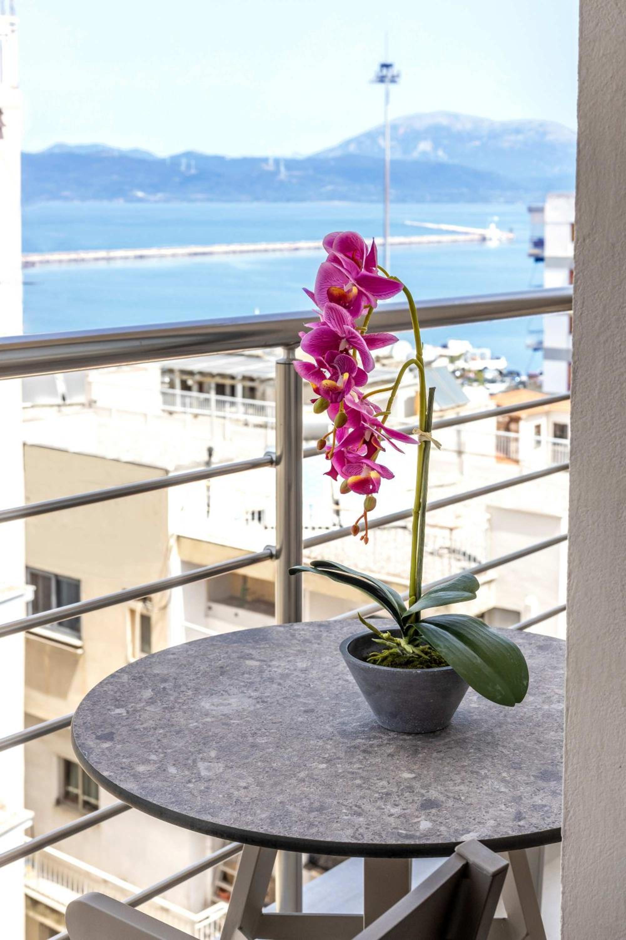 Junior Suite with Sea View - Photo 10