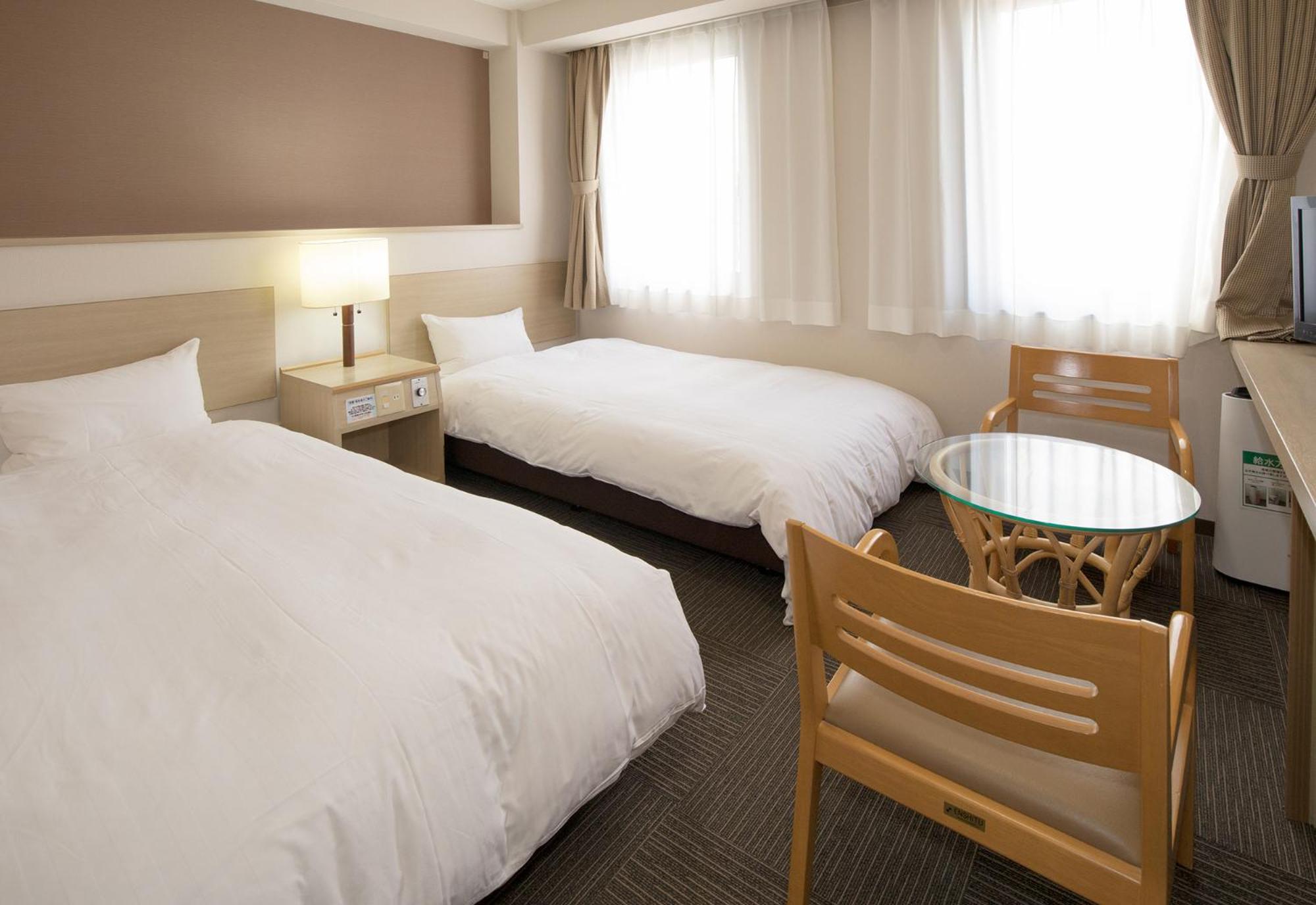 Twin Room - Non-Smoking - Photo 1
