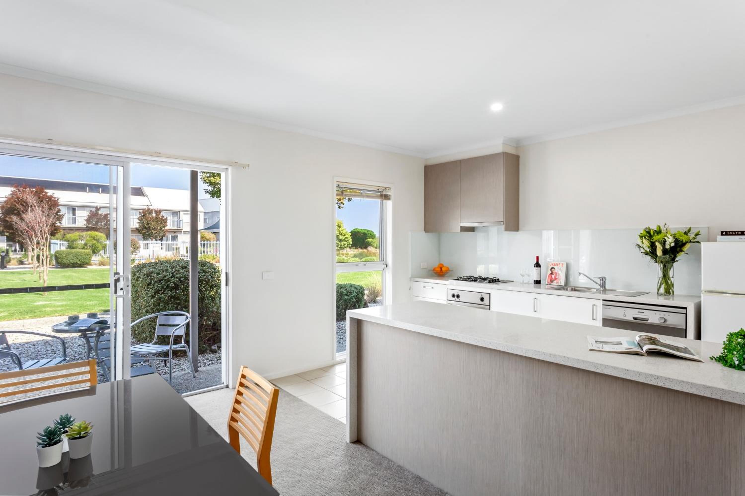 One-Bedroom Apartment - Photo 6