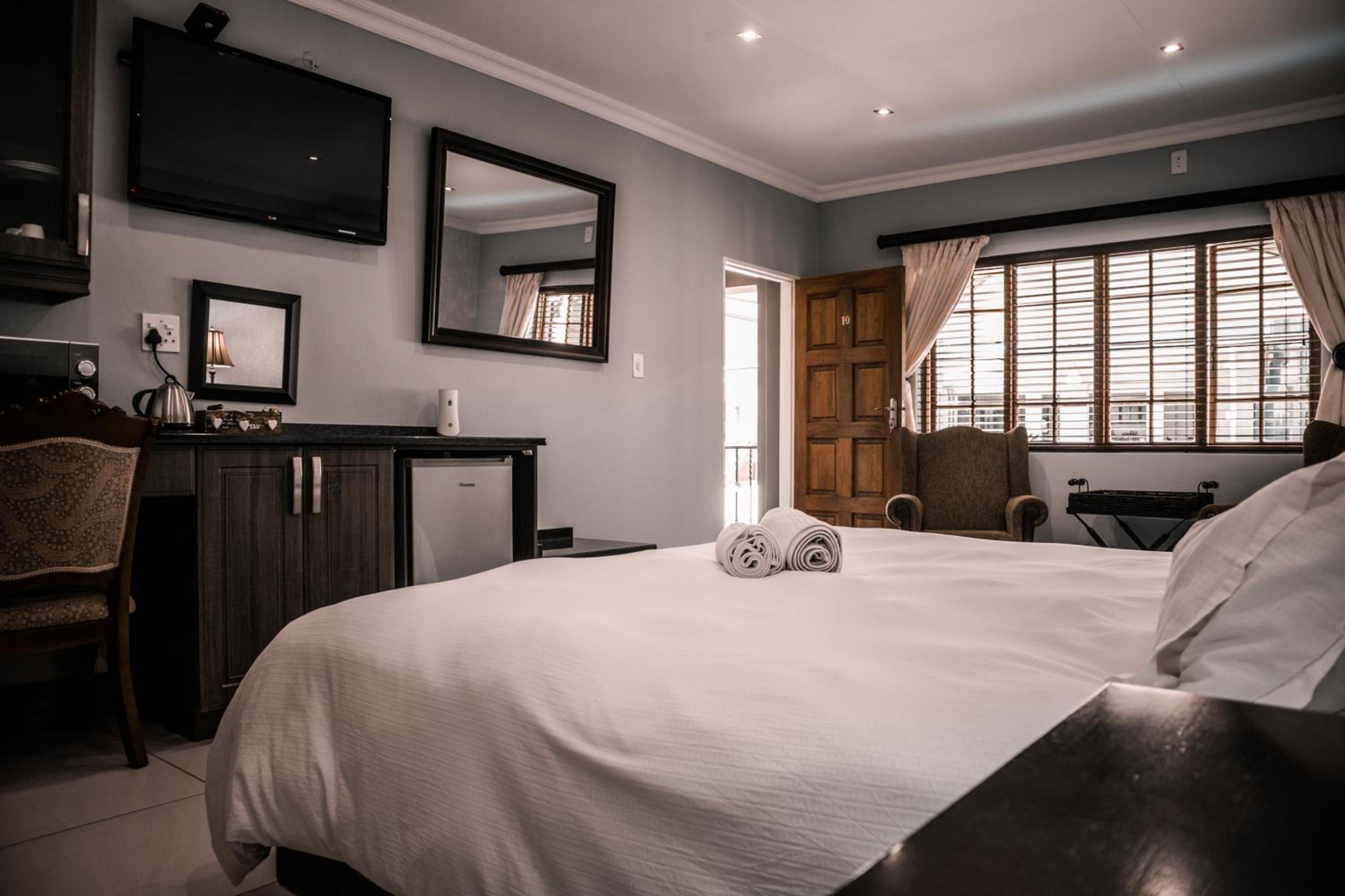 Double Room - Photo 2