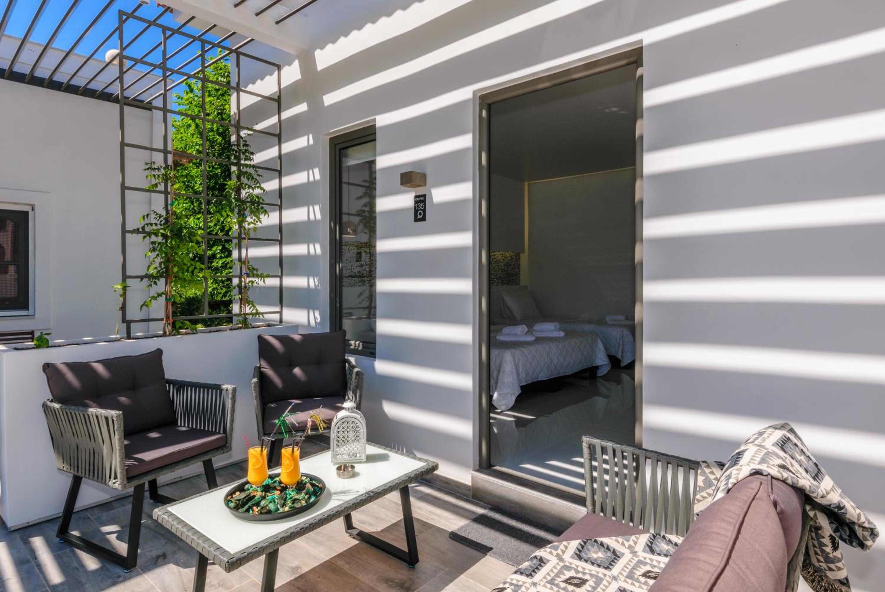 Deluxe Triple Room - Photo 7