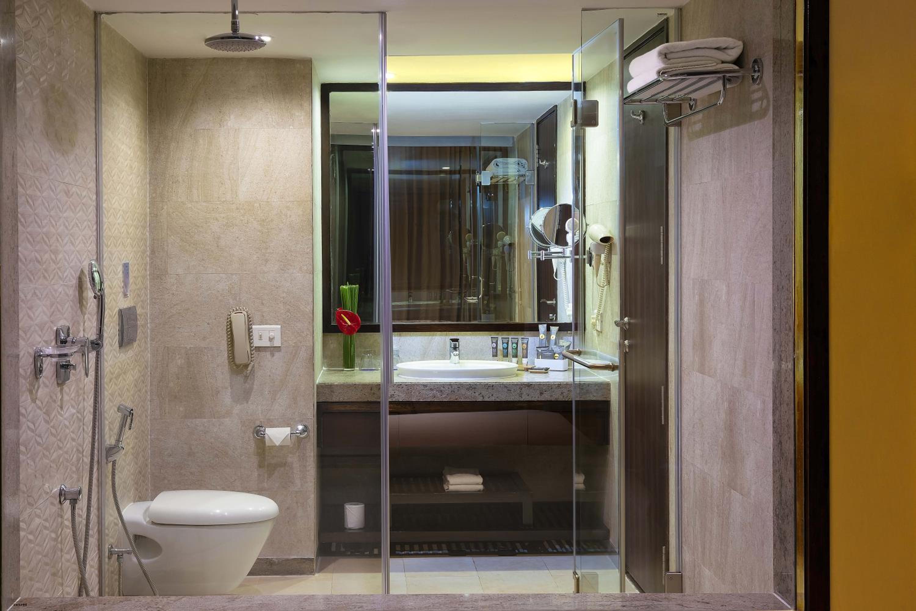 Executive Room with Bathtub with 20% discount on Food and Beverage - Photo 3