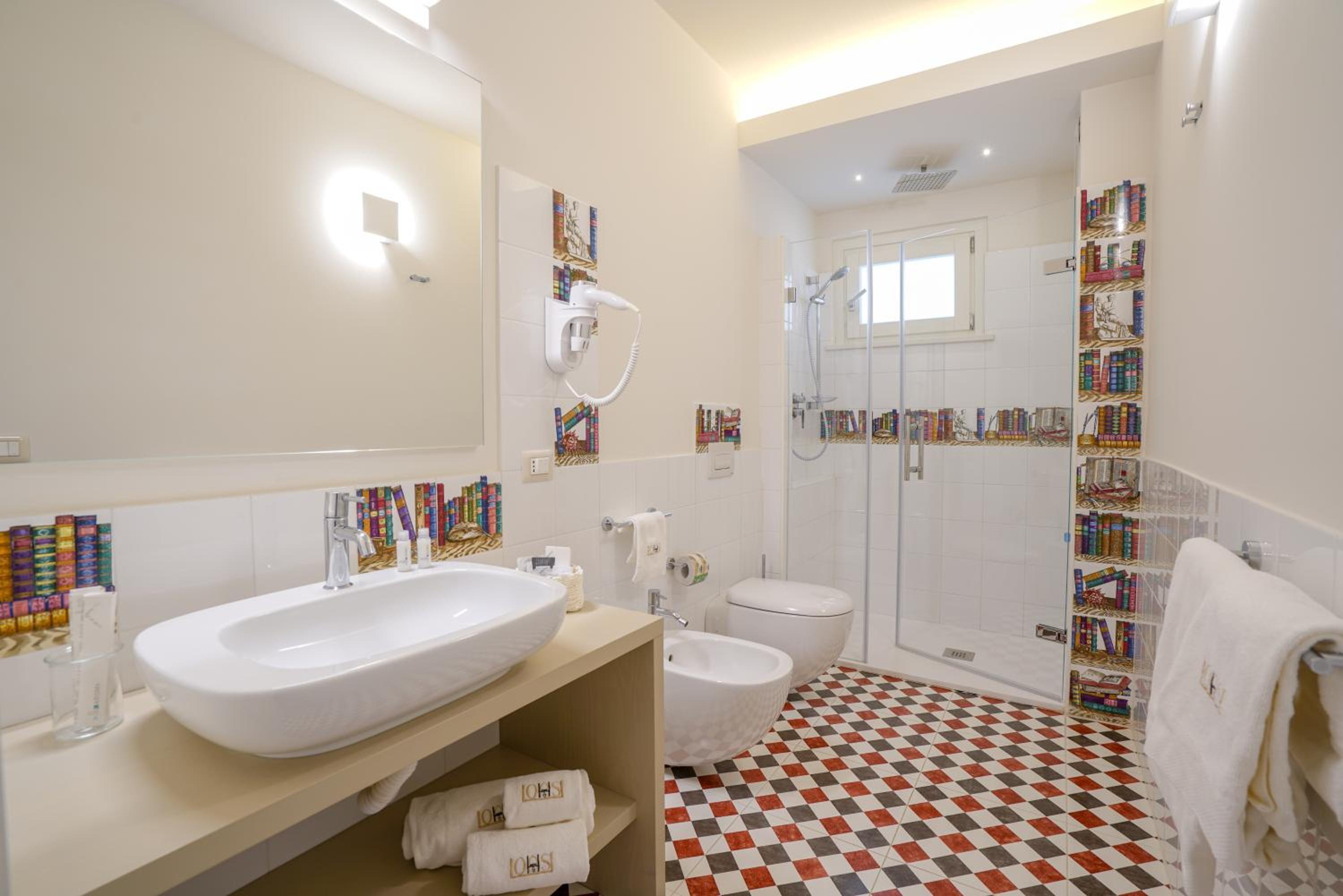 Deluxe Junior Suite - Photo 7
