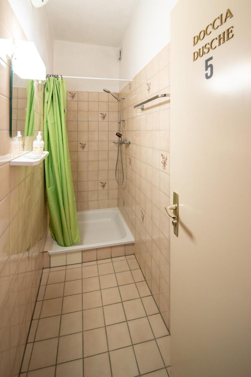 Single Room with Private External Bathroom photo 2