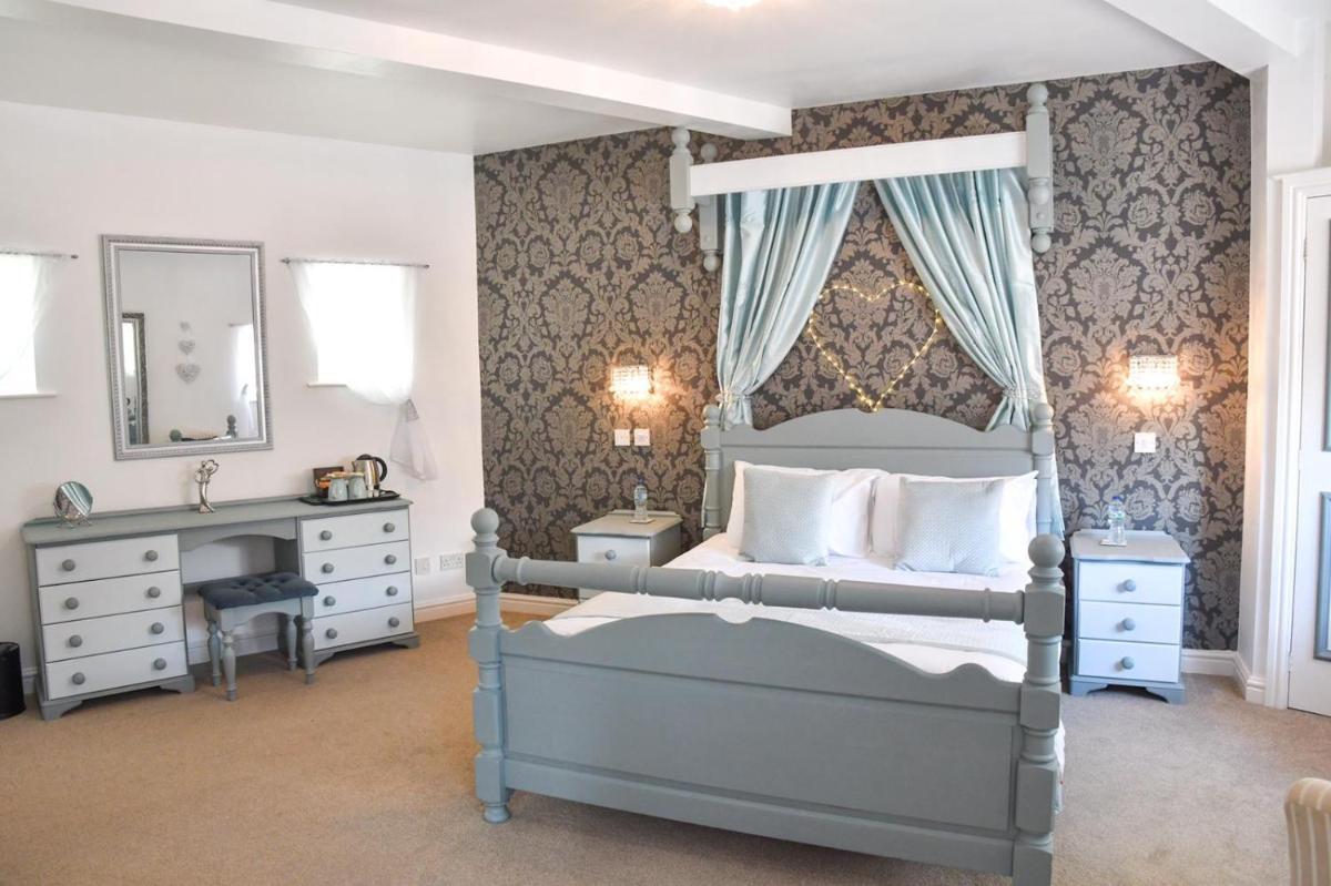 Honeymoon Suite photo 2