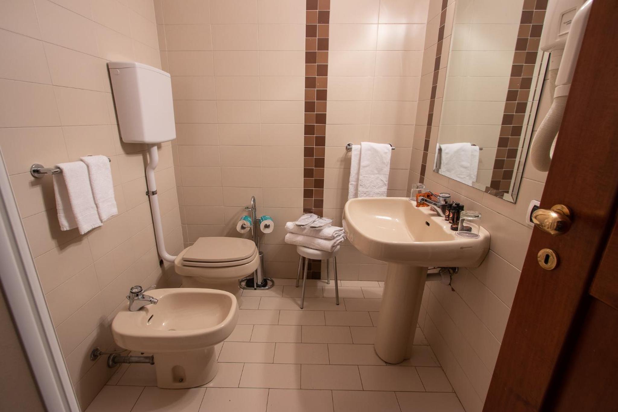 Economy Double or Twin Room - Photo 3