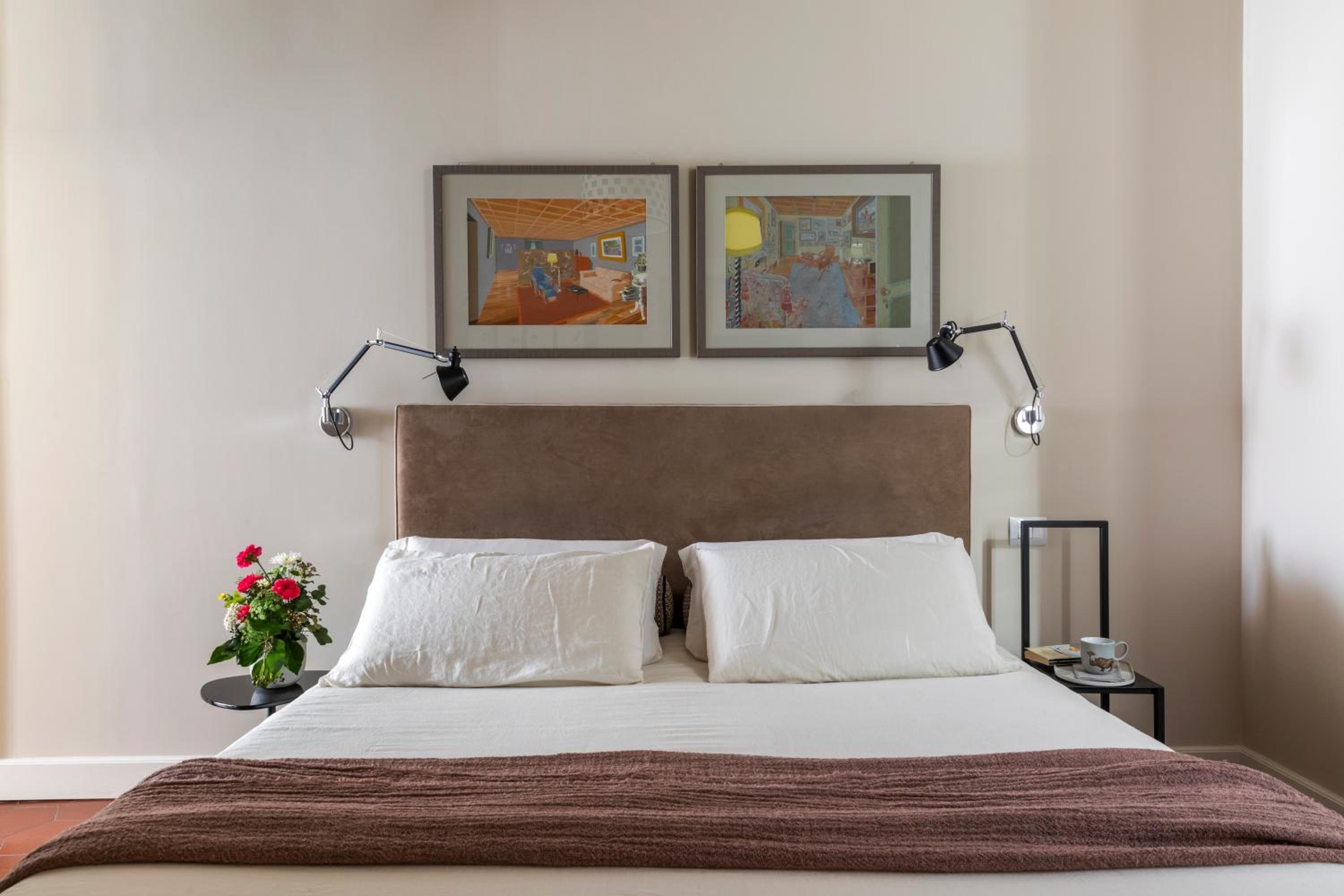 Large Double or Twin Room with City View photo 3