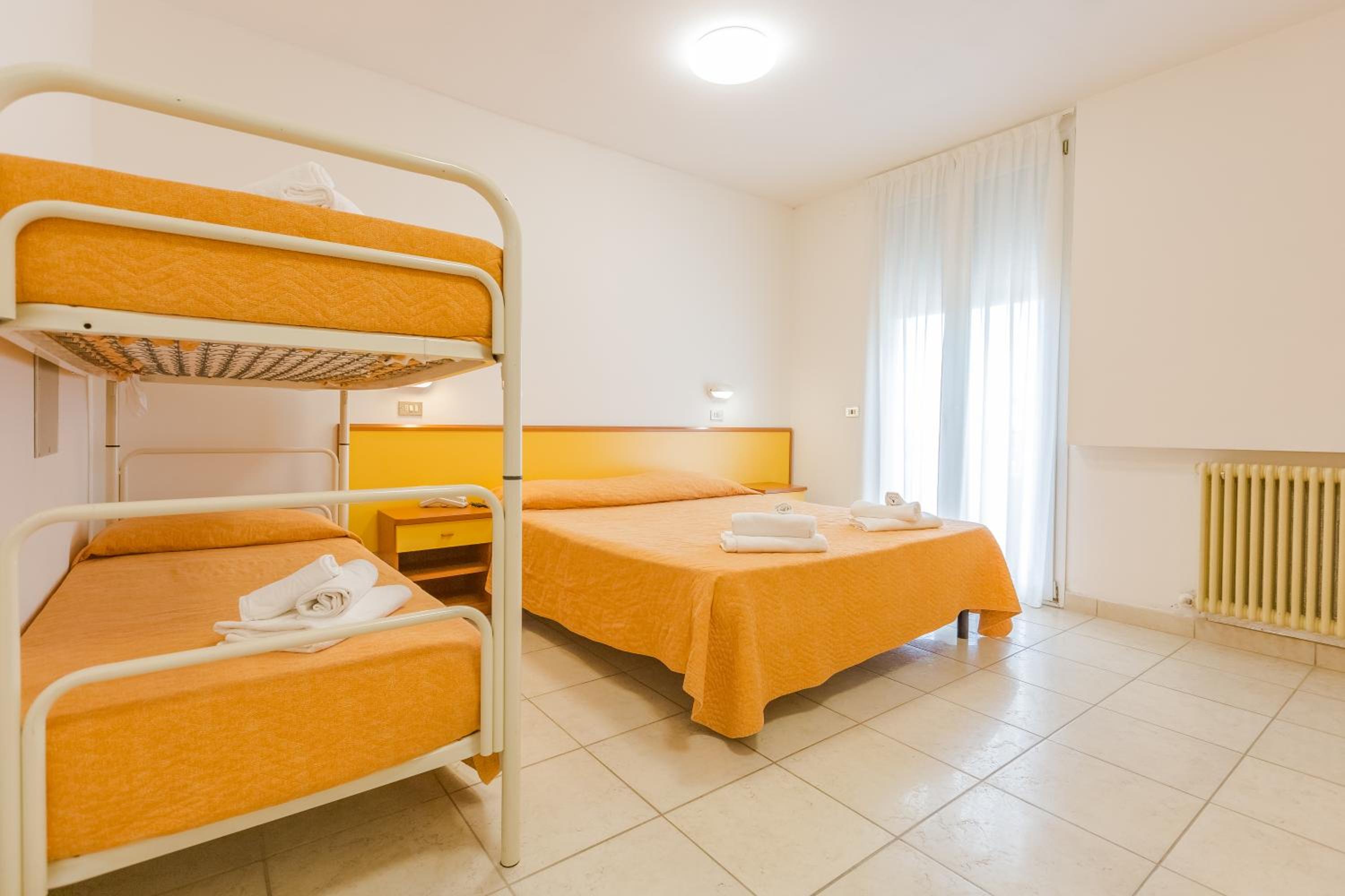 Quadruple Room with Balcony - Photo 28