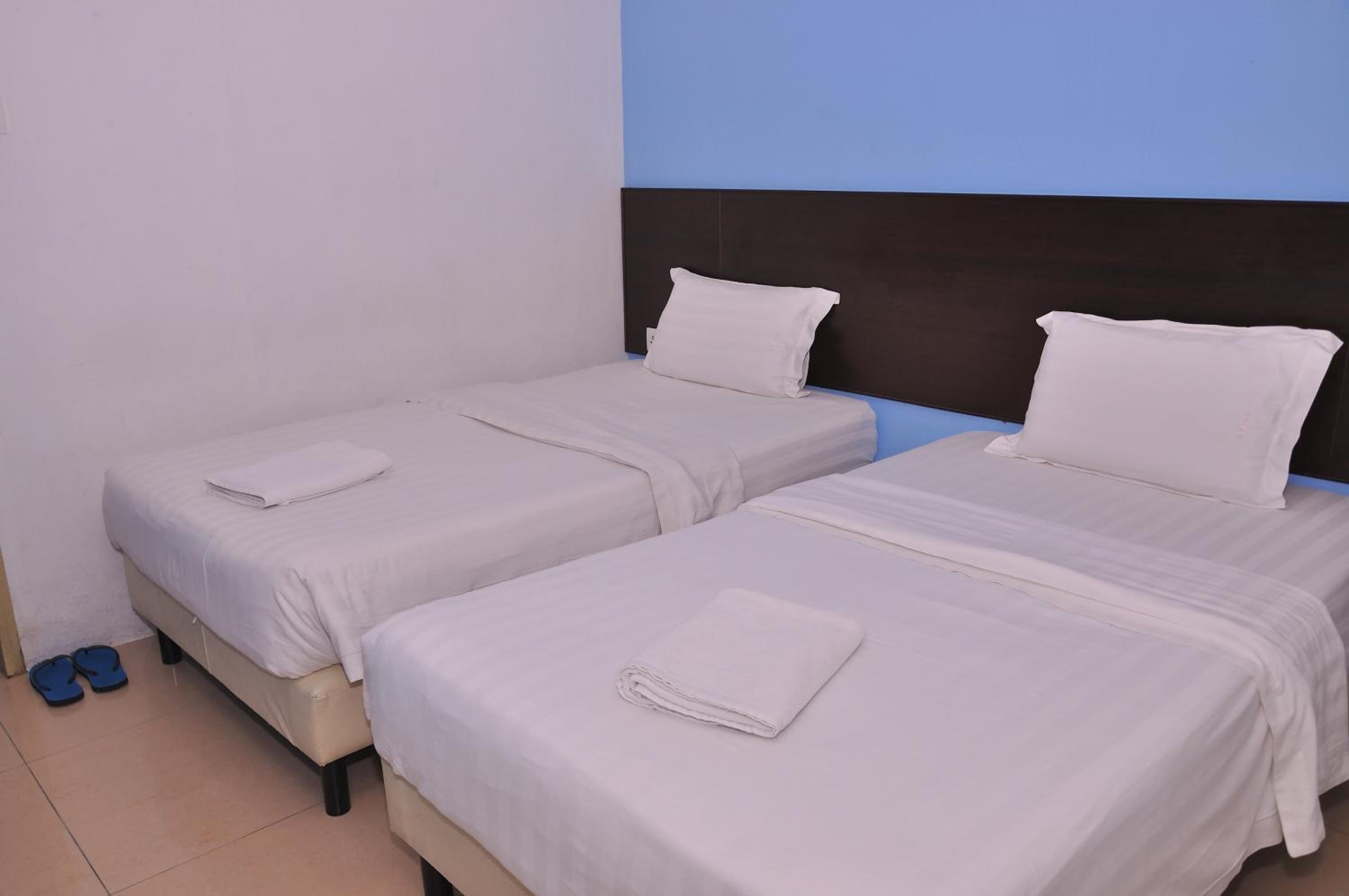 Twin Room (without window) - Photo 1