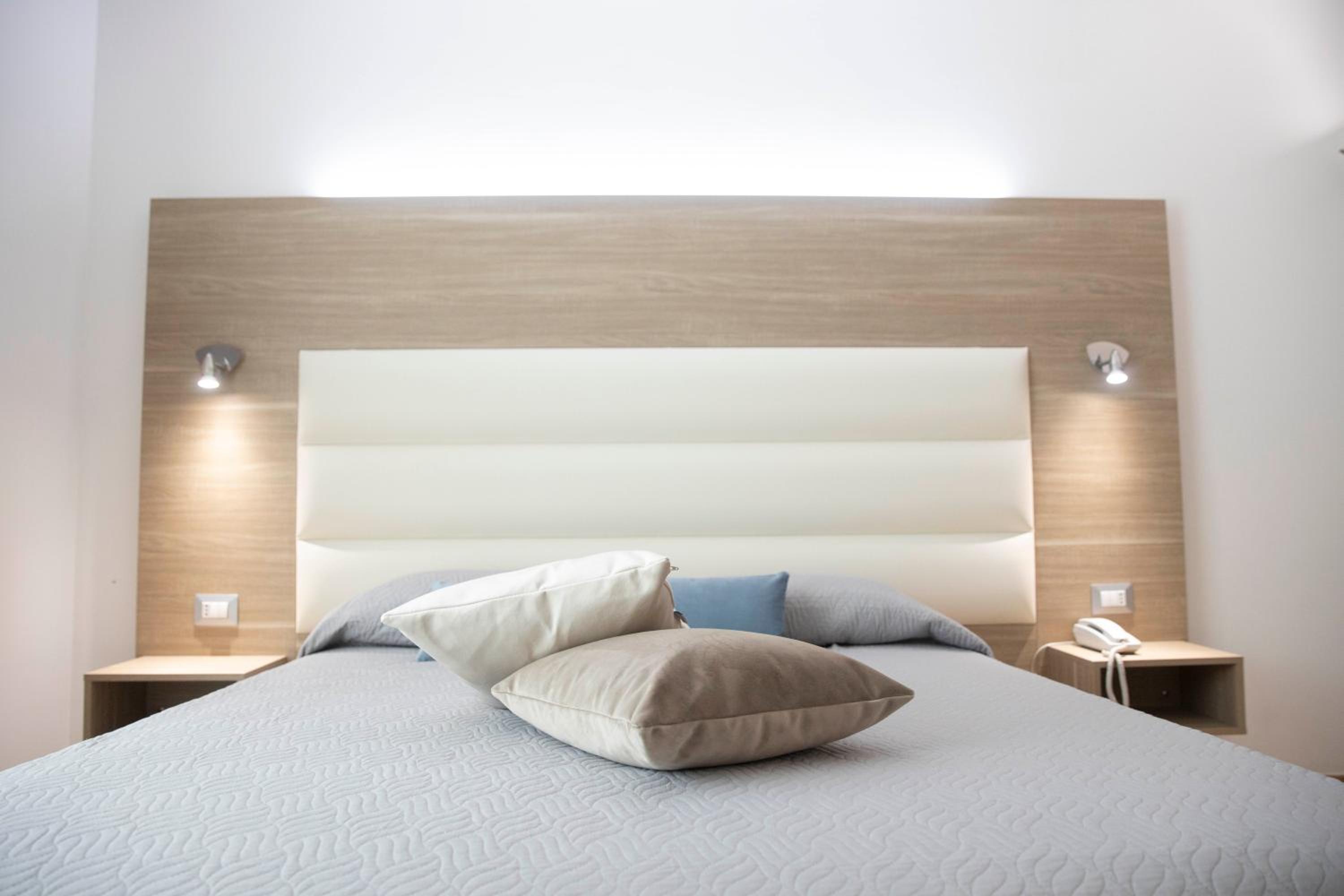 Double Room - Photo 2
