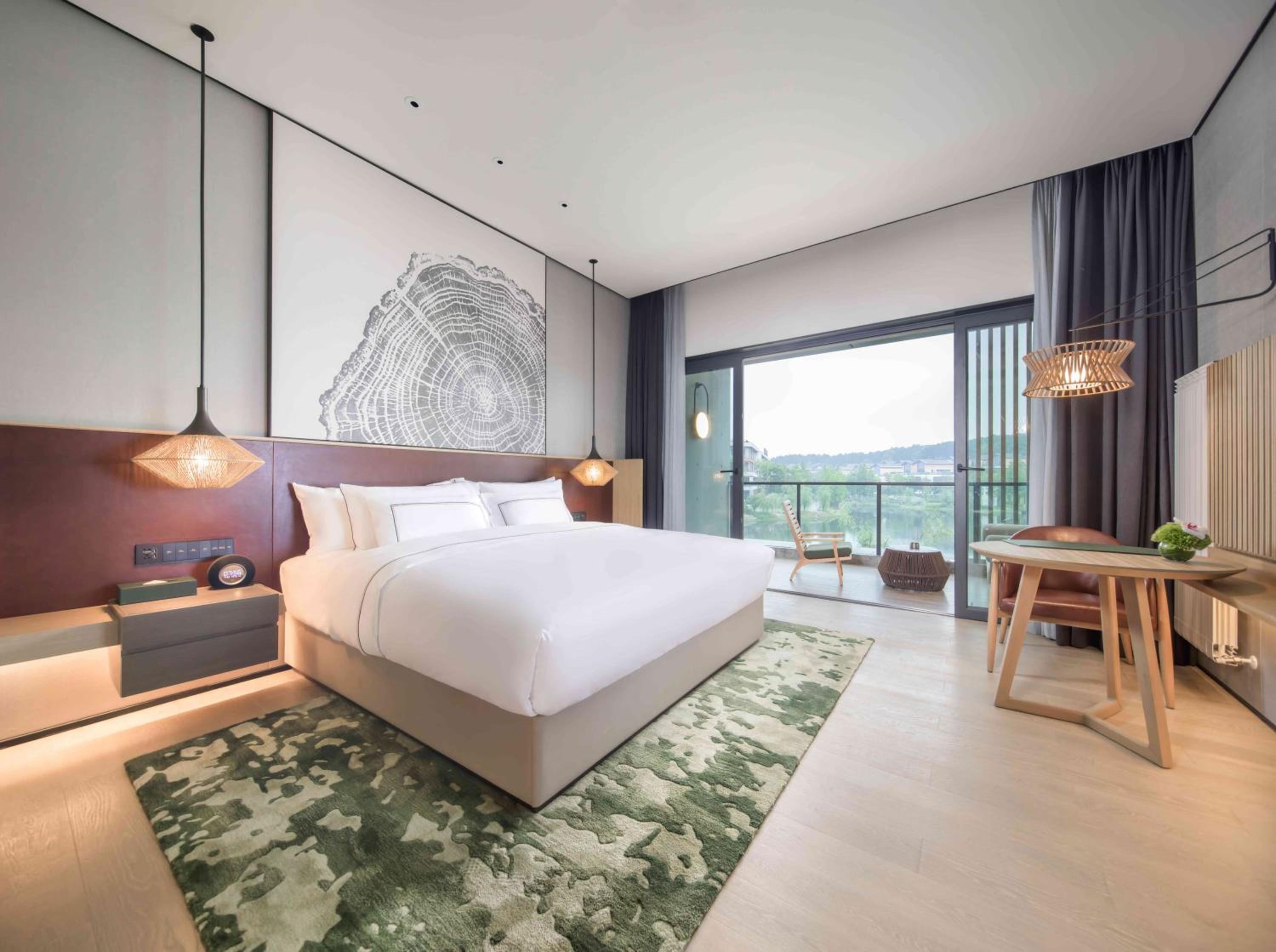 Melia Guestroom with Lake View - Photo 4