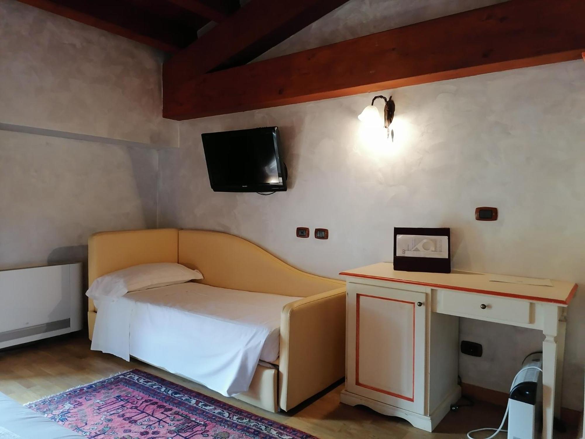 Basic Triple Room - Photo 2