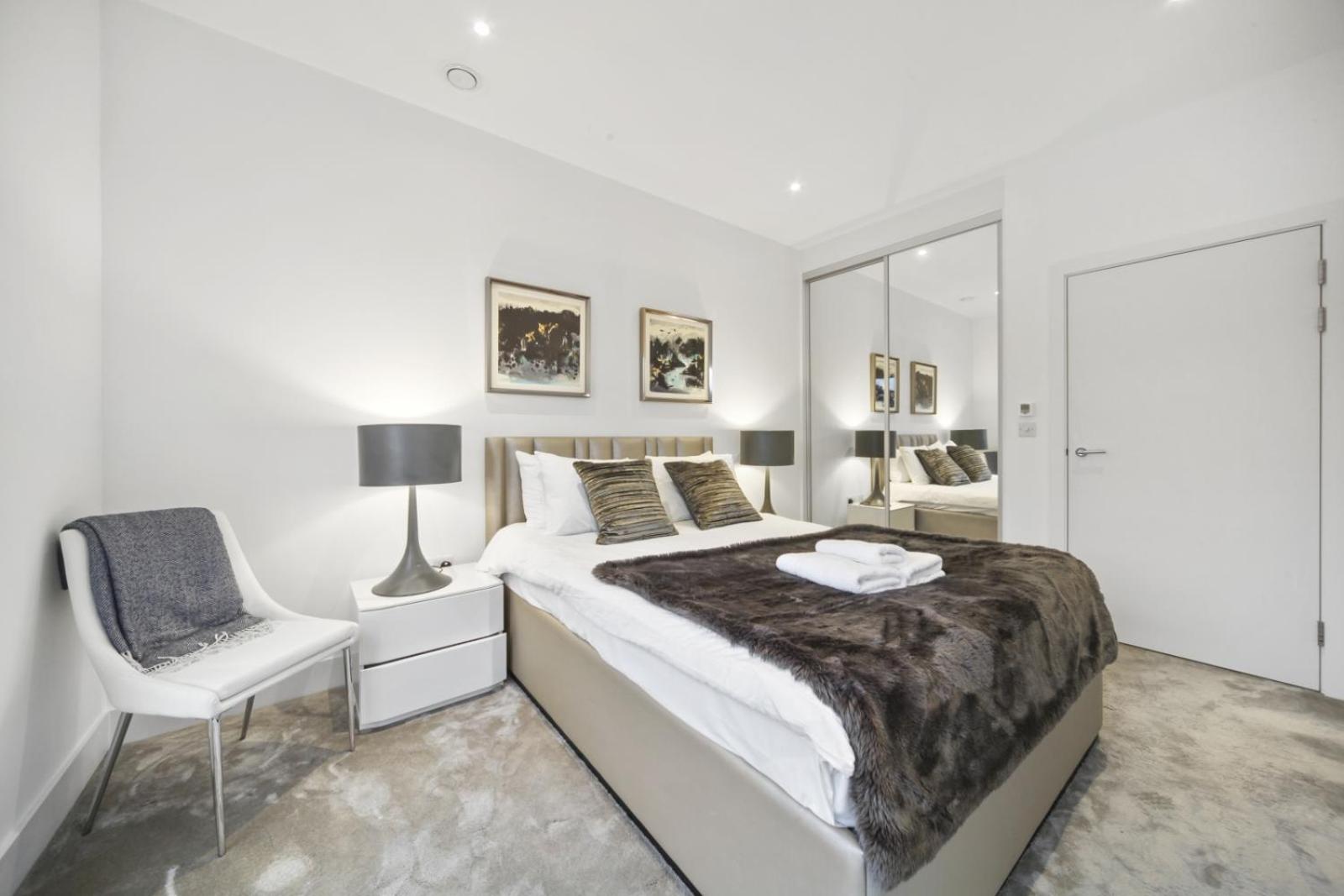 Two-Bedroom Deluxe Apartment with Balcony