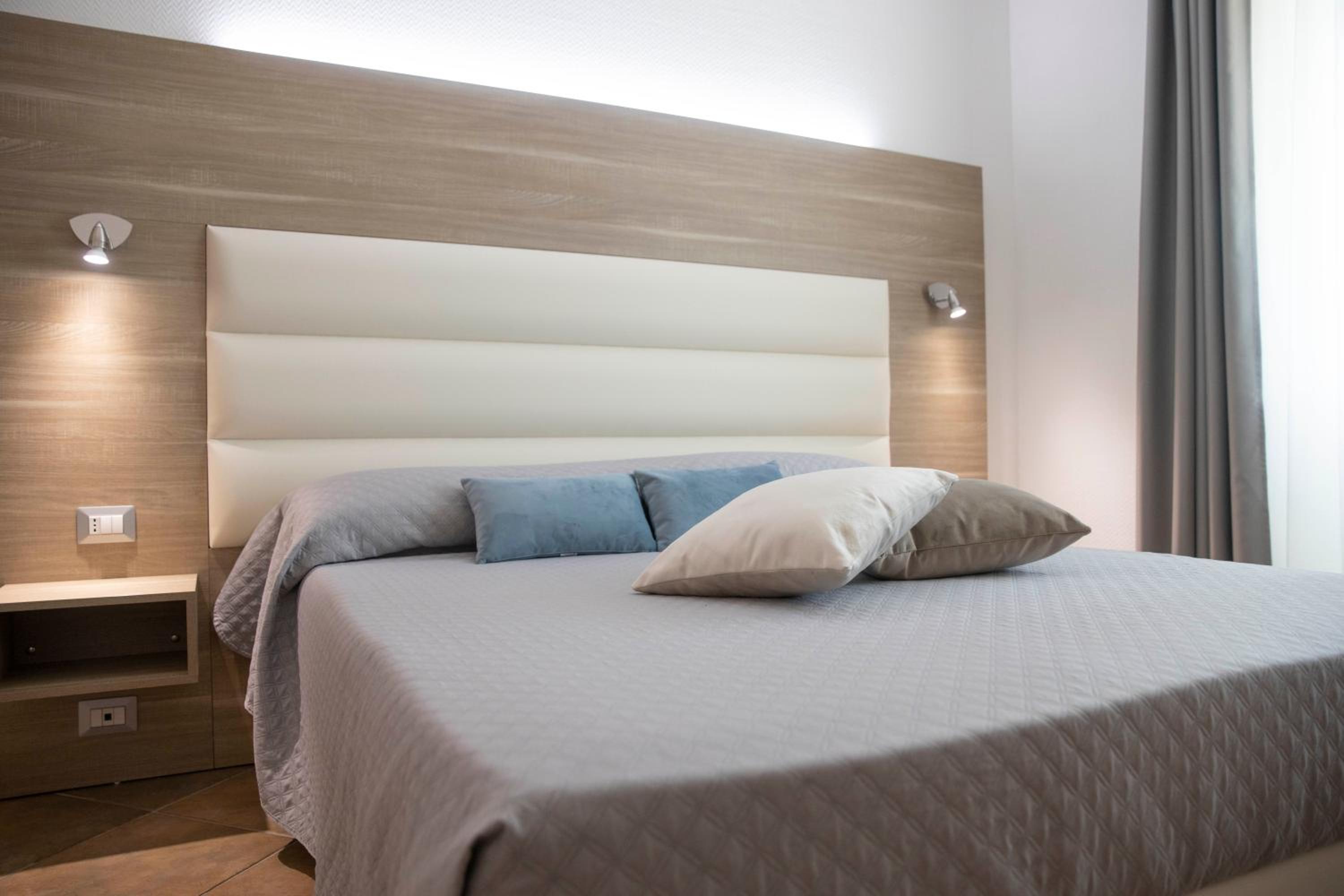 Double Room - Photo 17